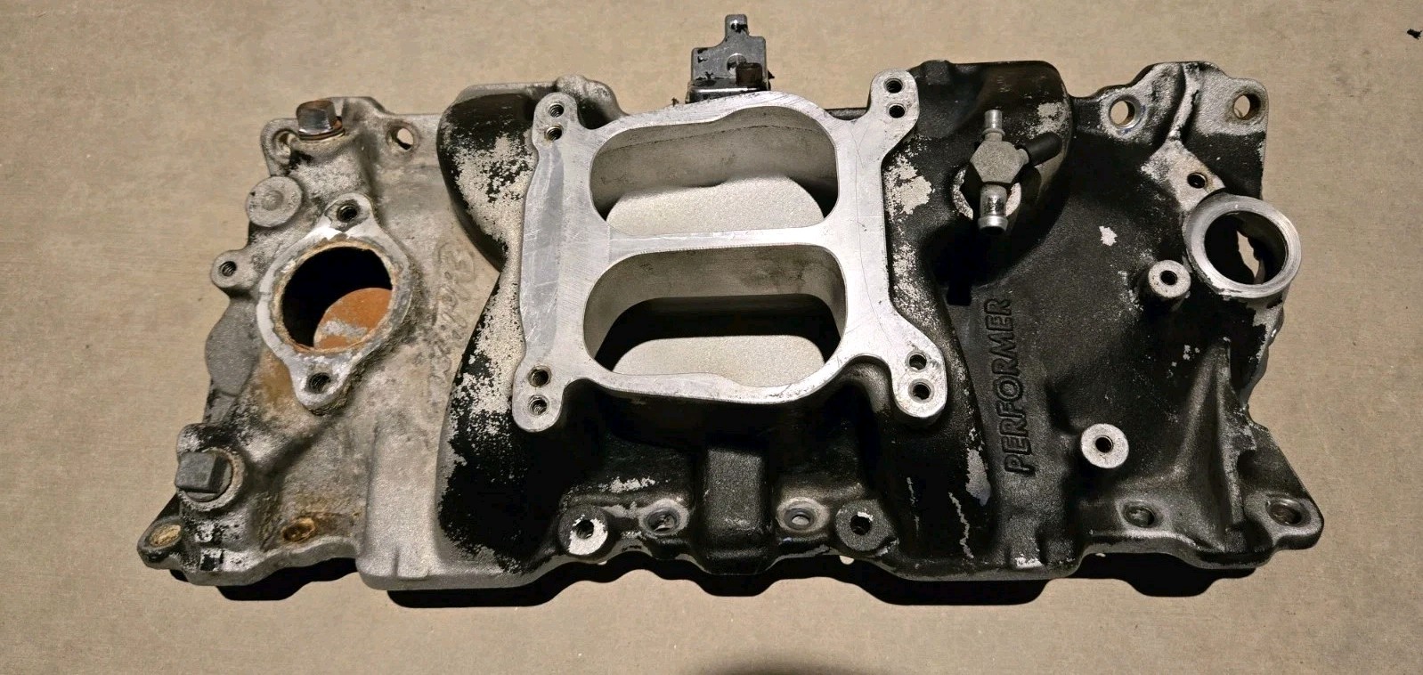 EDELBROCK Performer Aluminum Intake Manifold #2101 For Chevy Small Block 327/350 EDELBROCK Performer Aluminum Intake Manifold #2101 For Chevy Small Block 327/350