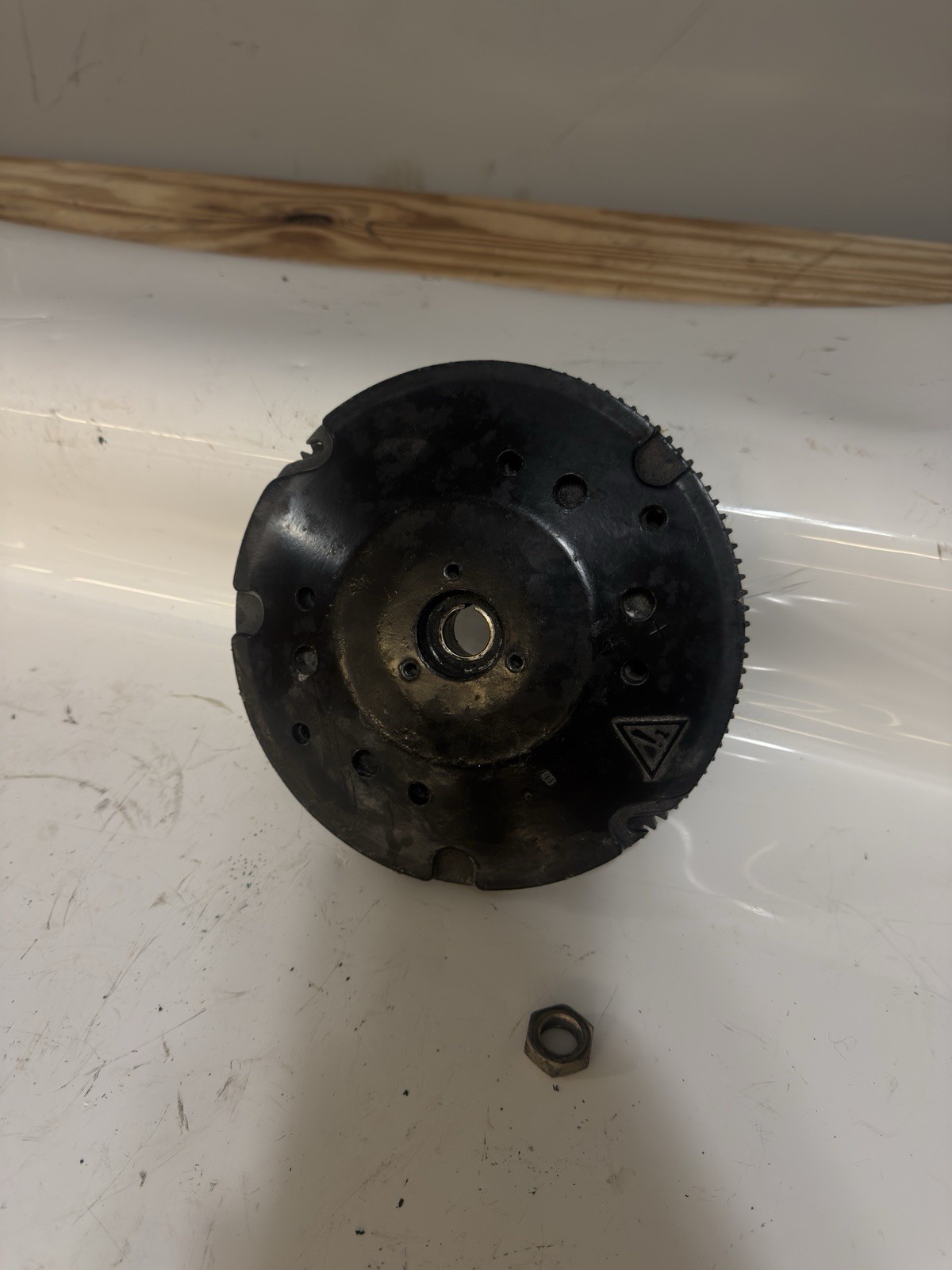 1989 Johnson Evinrude 9.9 15 HP Electric Start Flywheel 583915 OEM OMC