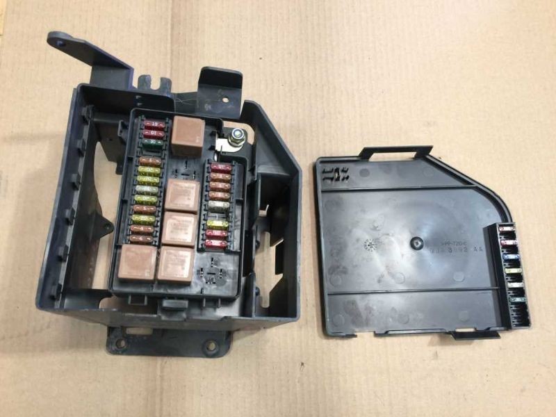 00-03 Jaguar XJ8 USED Trunk Fuse Box Assembly w Mount & Cover