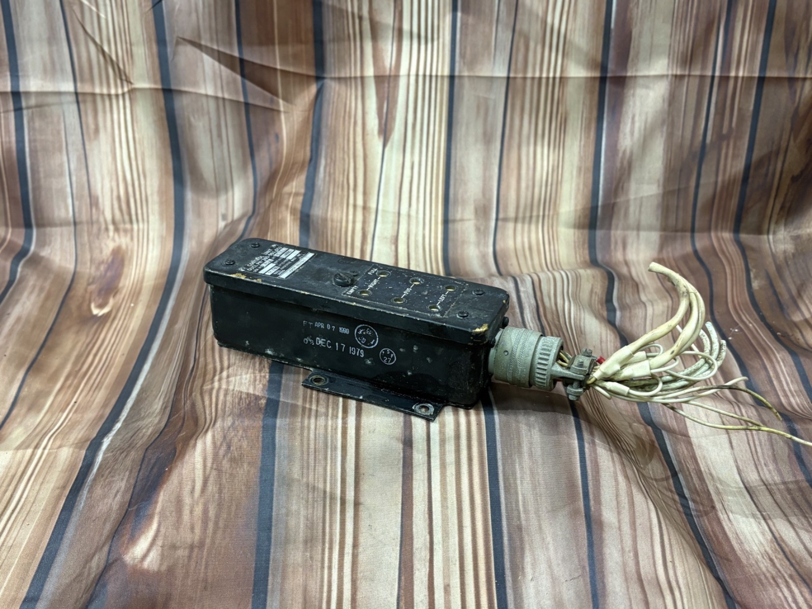 360-961-001 (Alt: 980113-001) Gull Airborne Control Unit (28V) 360-961-001 (Alt: 980113-001) Gull Airborne Control Unit (28V)