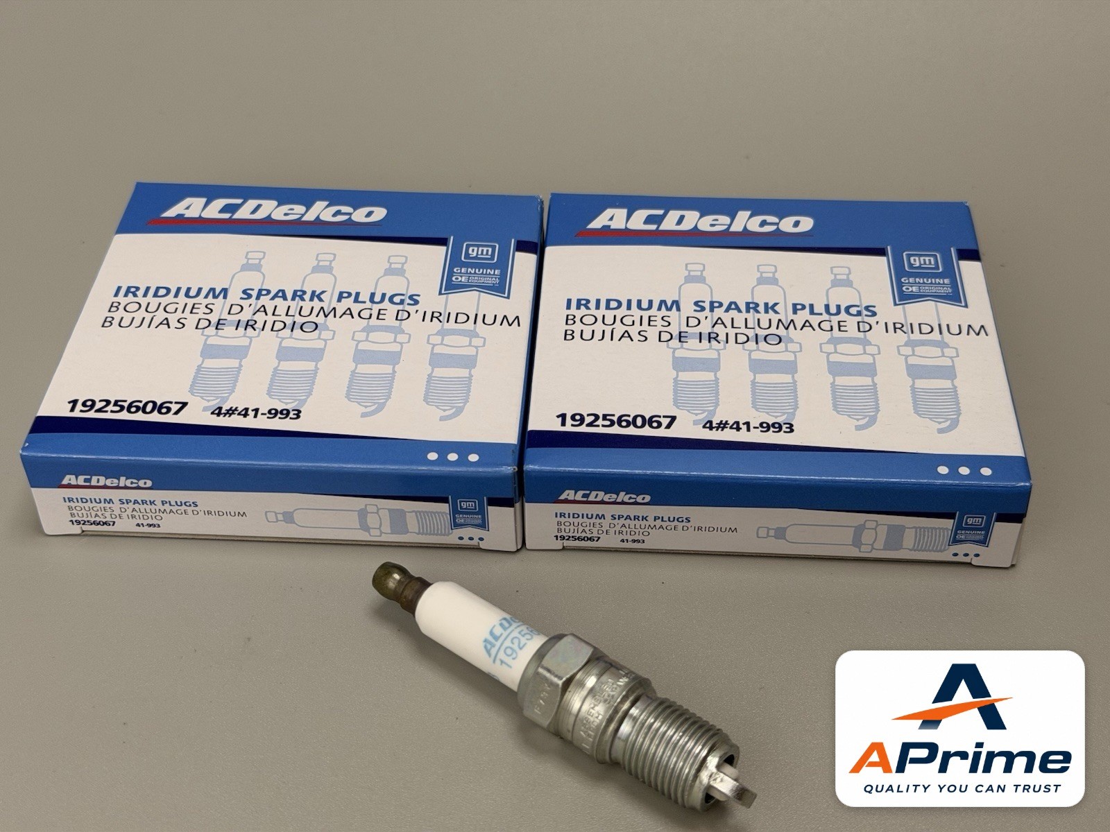 SET OF 8 AC DELCO 41-993 IRIDIUM SPARK PLUGS  (19256067)