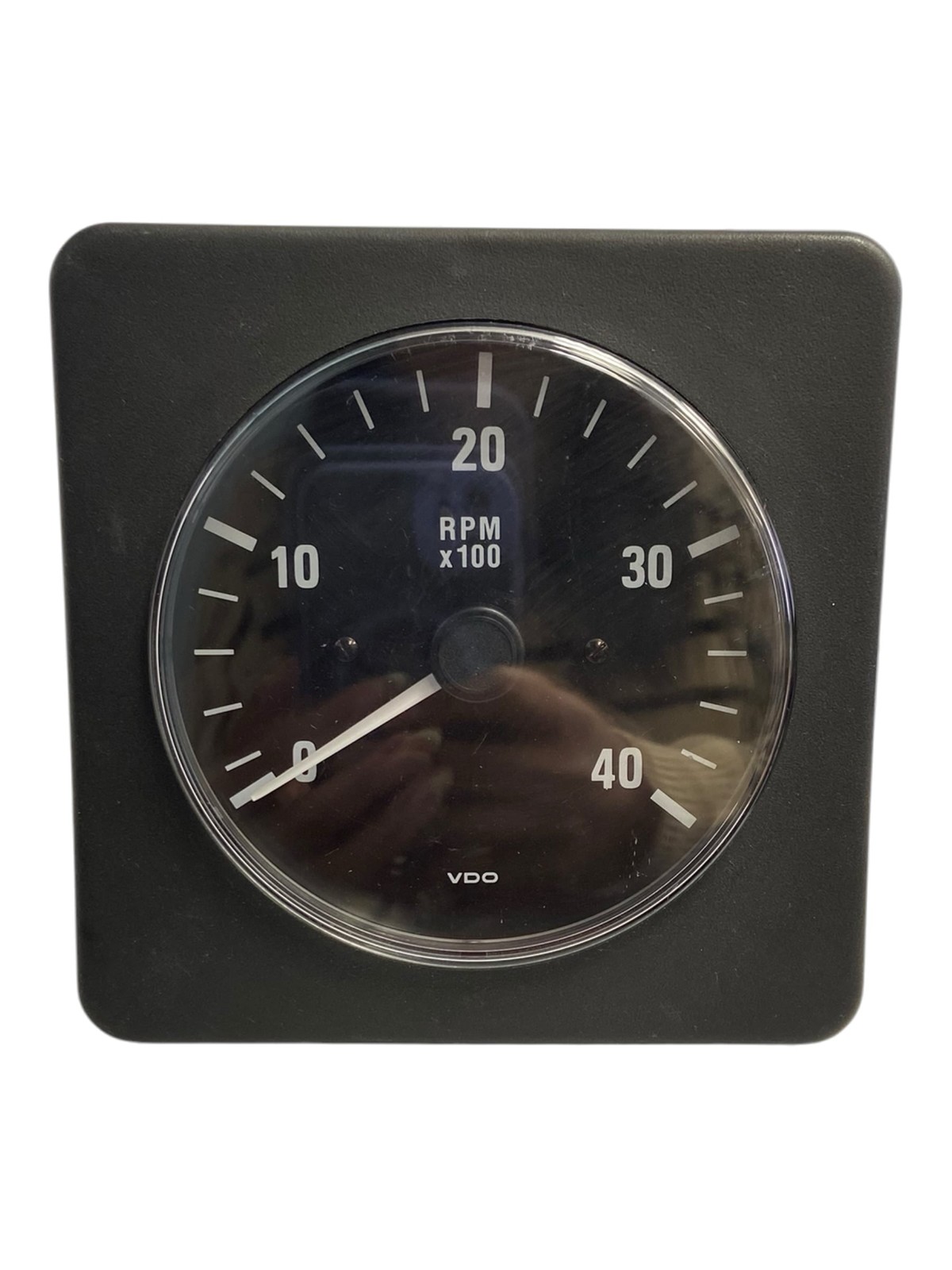 VDO 333-219, 12V Electronic Tachometer Gauge 0-4000 RPM 4\