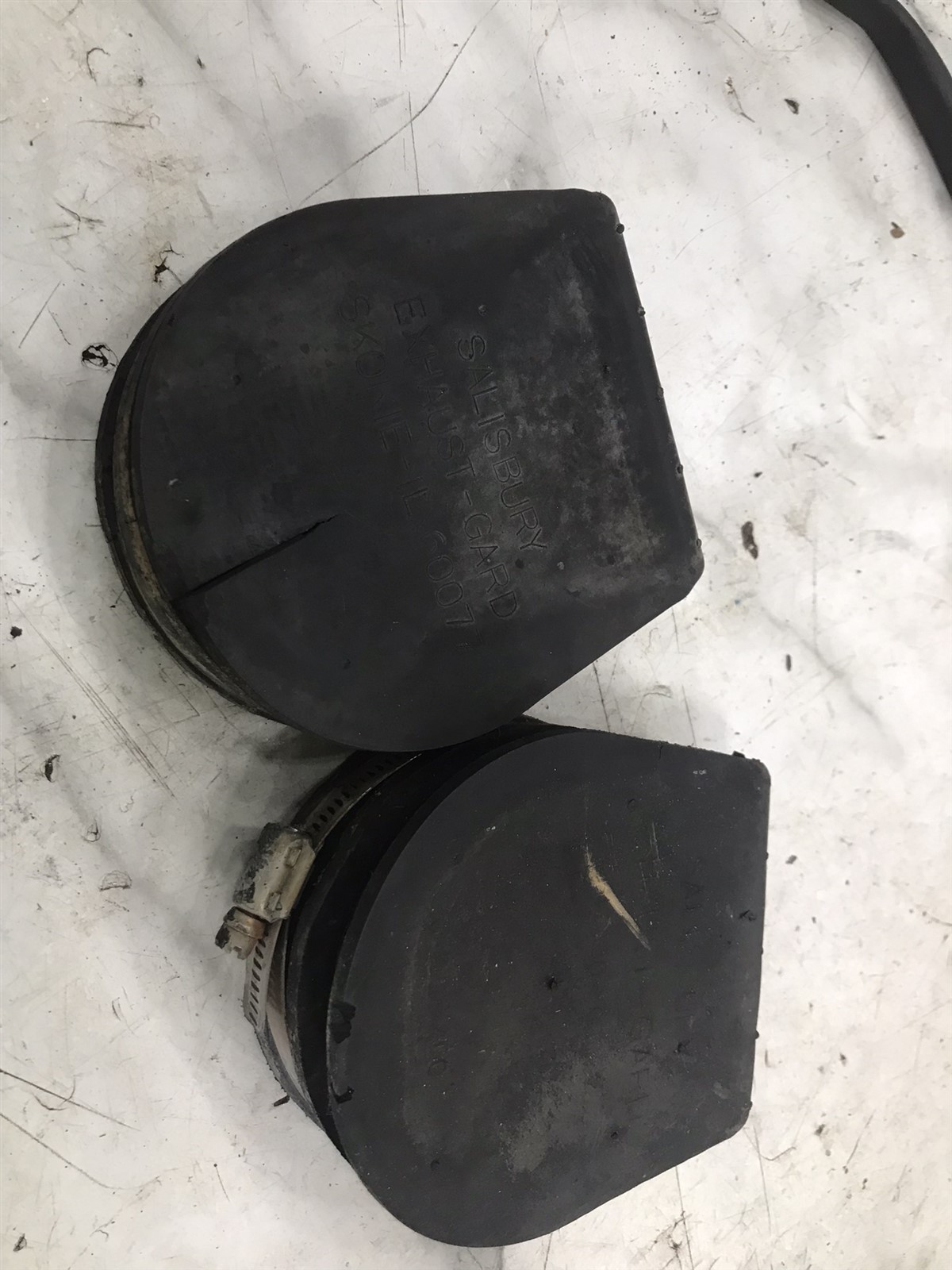 87 Silverton 34 X Express Boat Salisbury rubber exhaust flap flapper valve cover