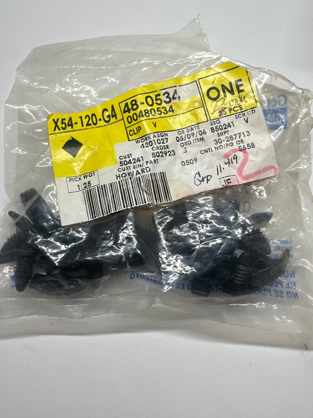1959-1972 GM Cowl Seal Hood Ledge Lacing Condenser Seal Retainers 480534 NOS