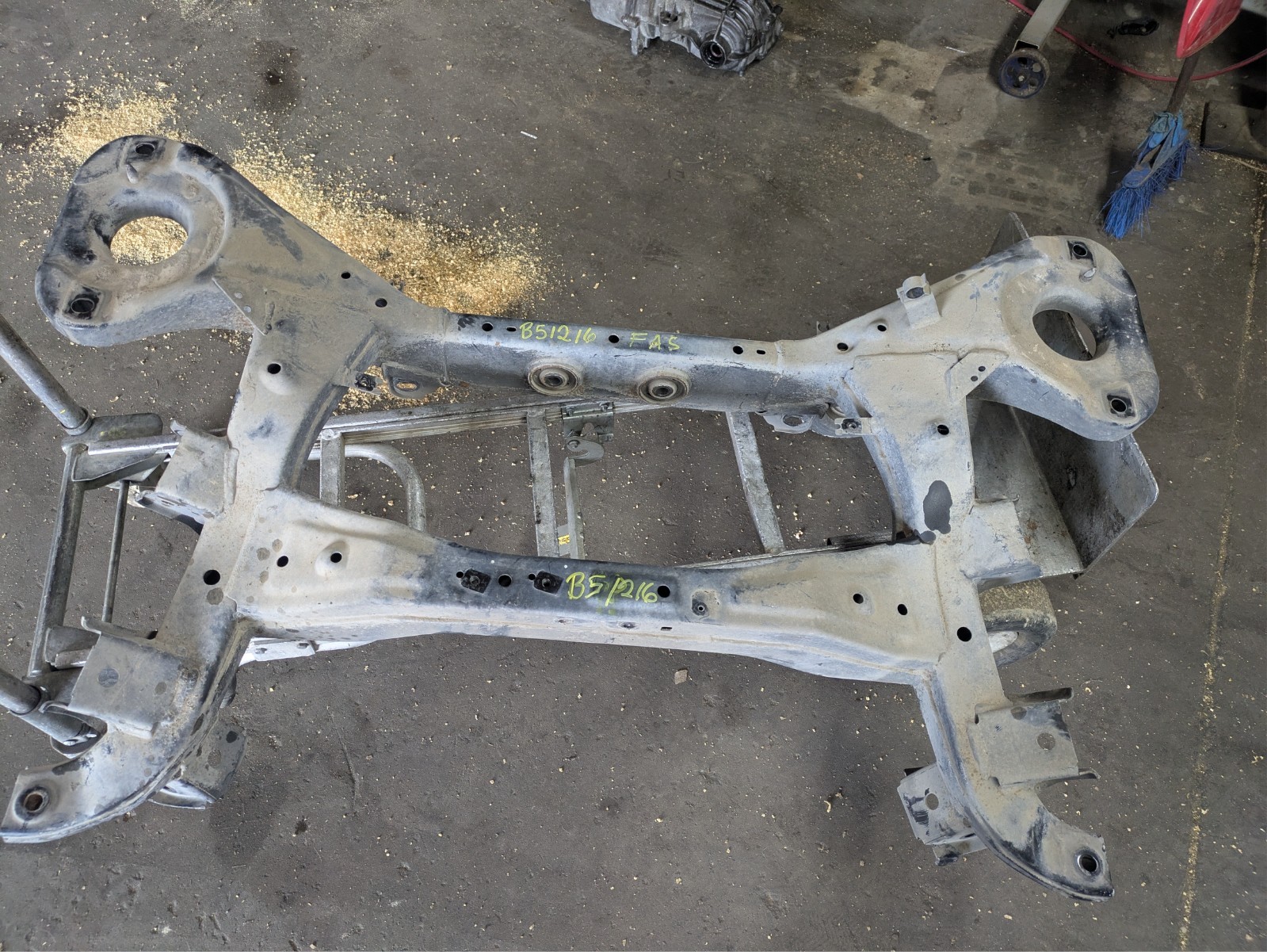2014-2016 Infiniti Qx80 Rear Subframe Crossmember Subframe Assembly OEM