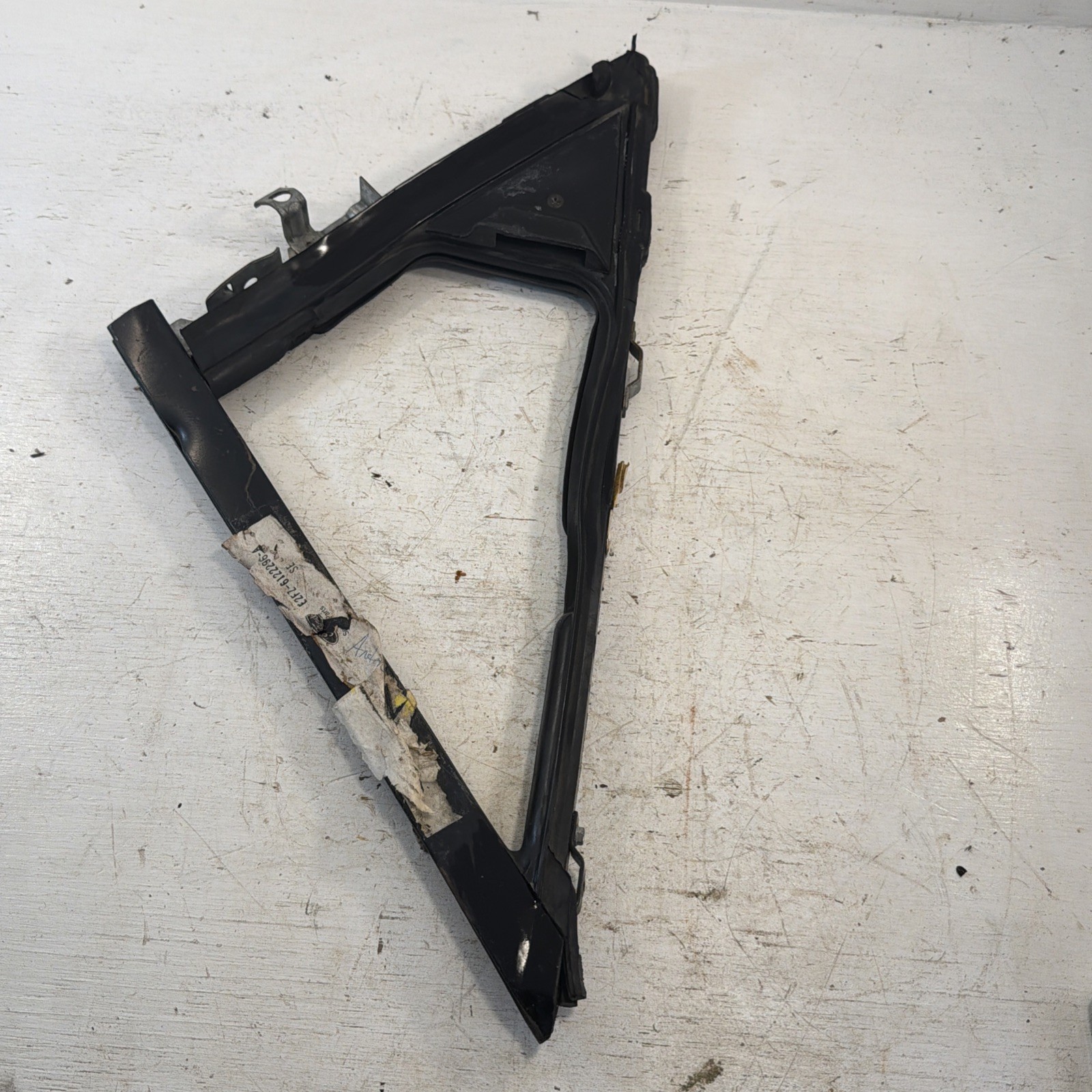 NOS OEM Ford E2FZ-6122296-A RH Vent Window Frame Assembly 1982-85 Escort Lynx NOS OEM Ford E2FZ-6122296-A RH Vent Window Frame Assembly 1982-85 Escort Lynx