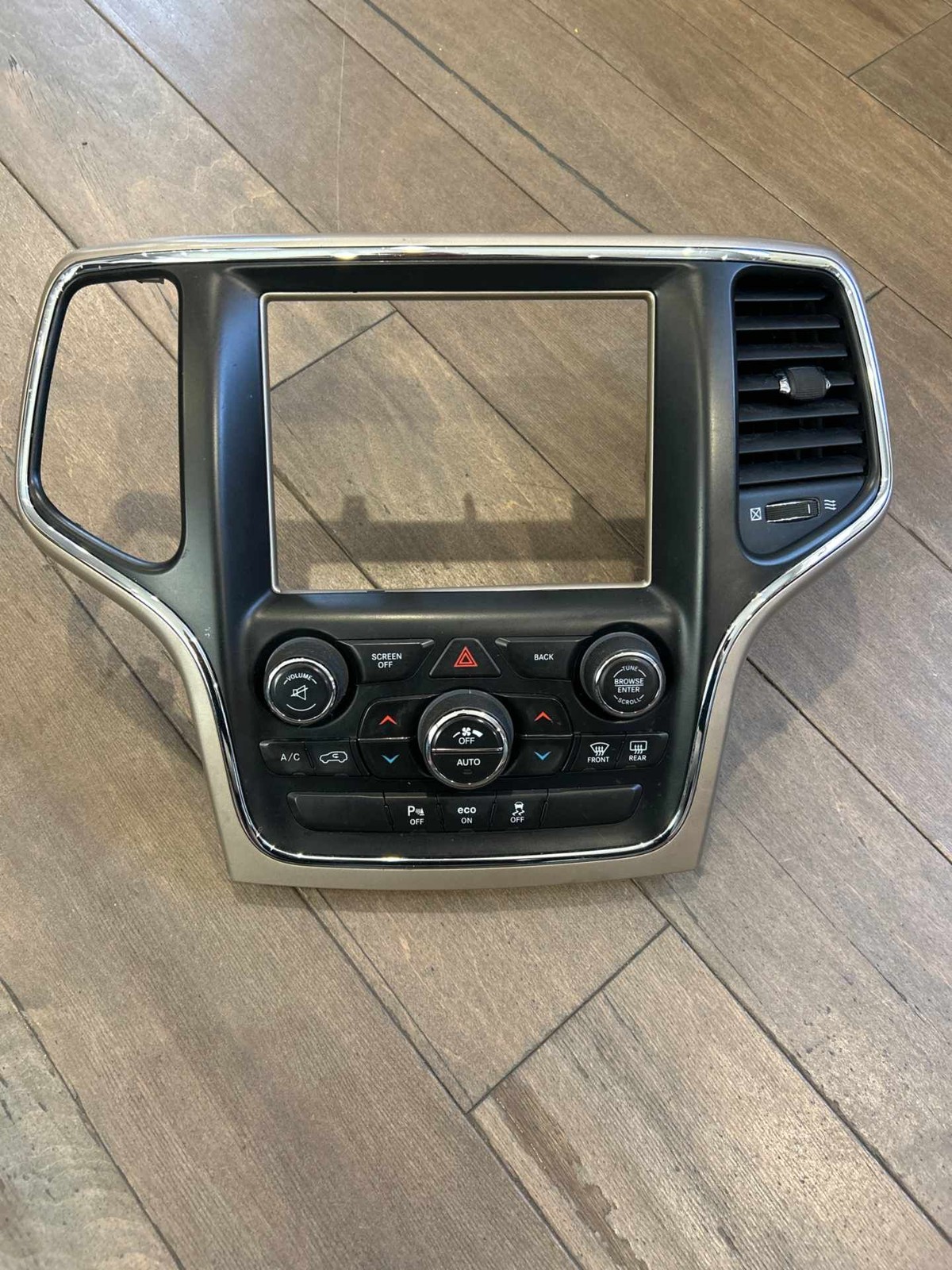 14-15 JEEP GRAND CHEROKEE PRE-OWNED OEM BEZEL AIRA/C CLIMATE CONTROL 14-15 JEEP GRAND CHEROKEE PRE-OWNED OEM BEZEL AIRA/C CLIMATE CONTROL