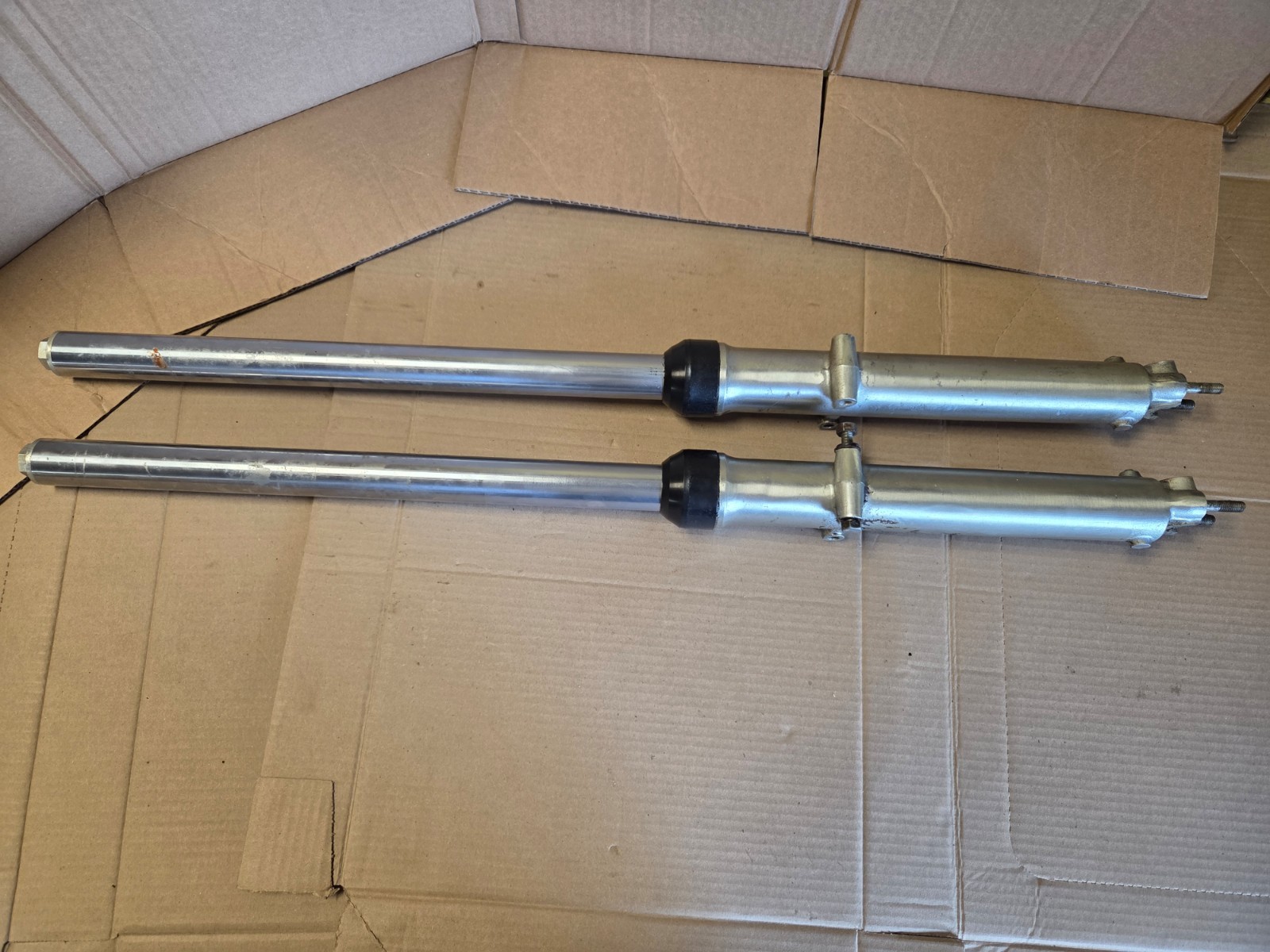 1976 Hodaka Wombat 125 (03) OEM Front Forks (Set 2) L & R 1976 Hodaka Wombat 125 (03) OEM Front Forks (Set 2) L & R