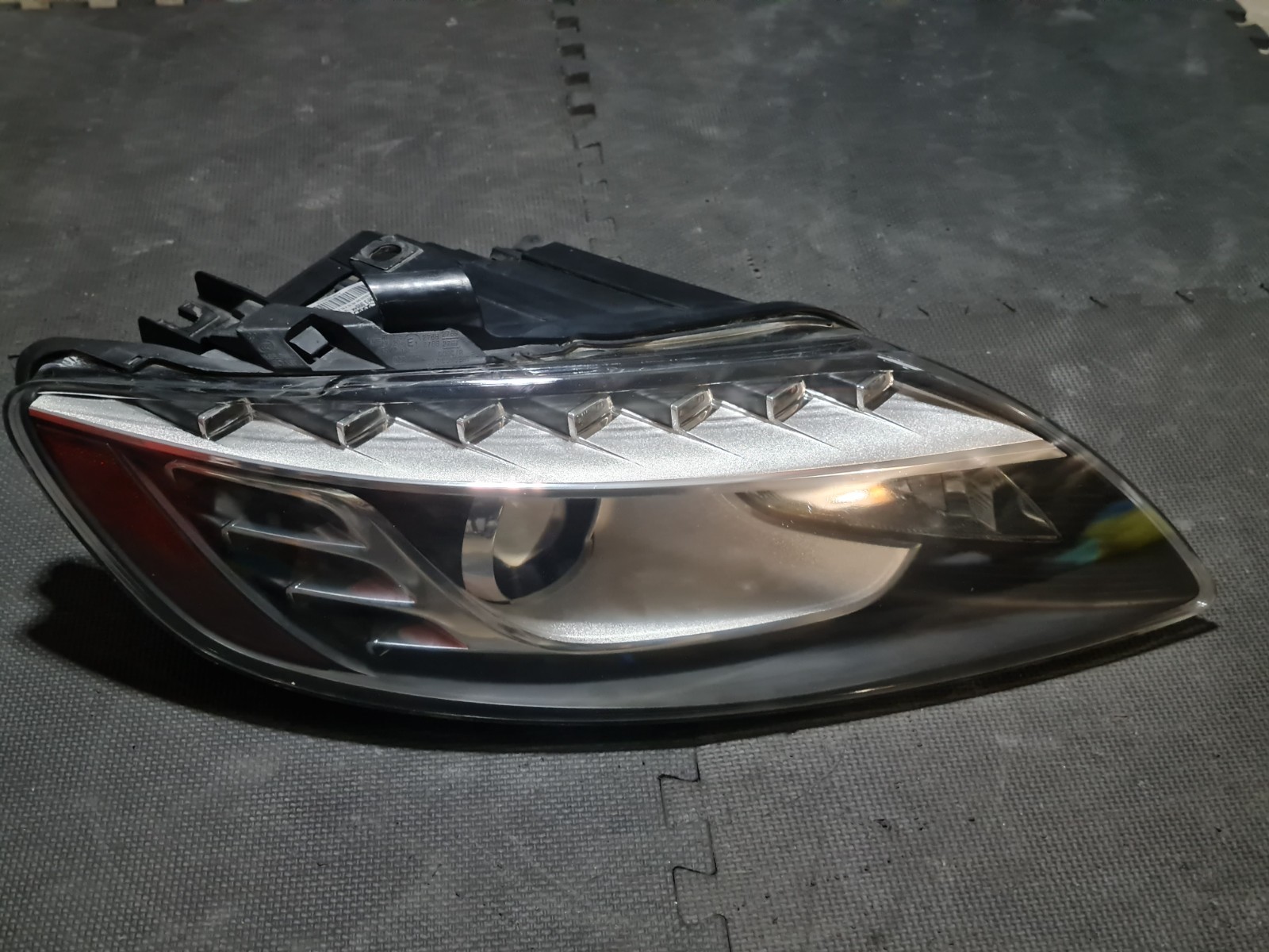 2010-2015 AUDI Q7 RIGHT PASSENGER XENON HID HEADLIGHT LIGHT LAMP (NON AFS)