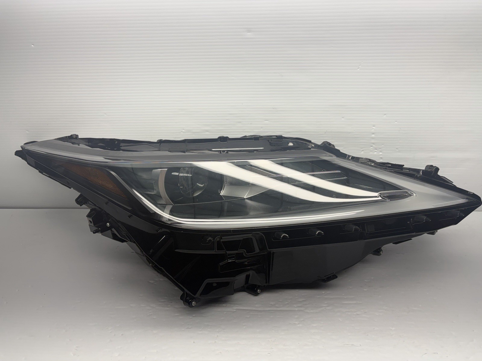 20-22 Lexus RX350, RX450h Passenger Side RT LED Headlight OEM 811100E580