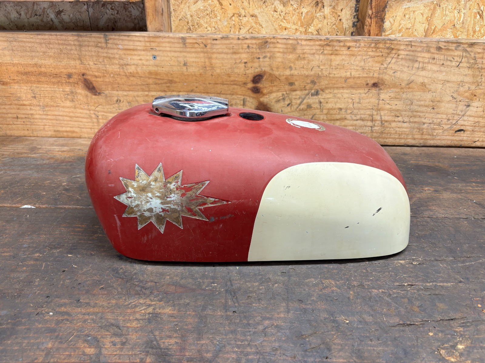 Vintage BSA Hornet 650 Gas Tank A65 H Fiberglass Vintage BSA Hornet 650 Gas Tank A65 H Fiberglass