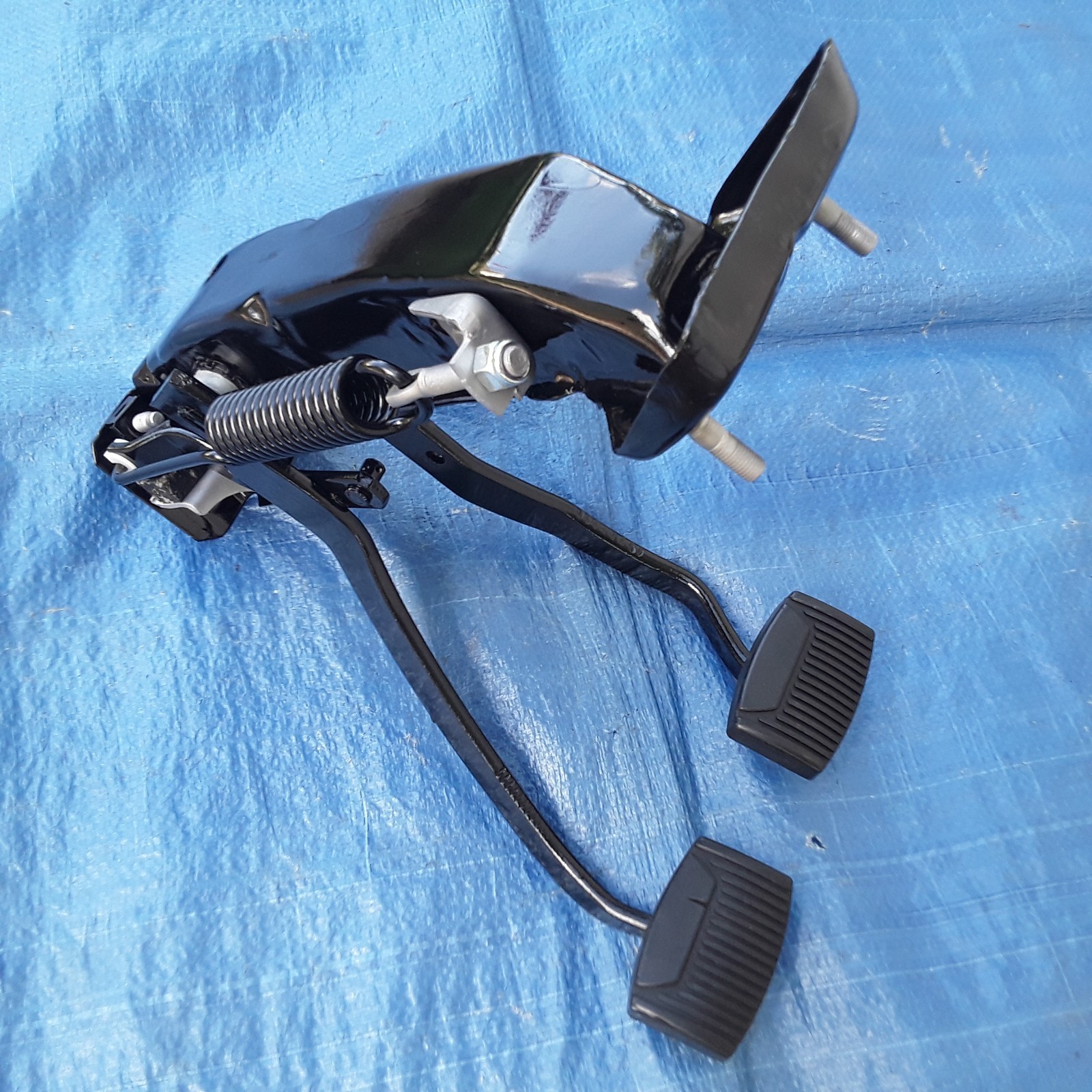 FORD.60,61,62,63,64 FALCON,COMET.RECONDITIONED OEM CLUTCH & BRAKE PEDAL ASSY.