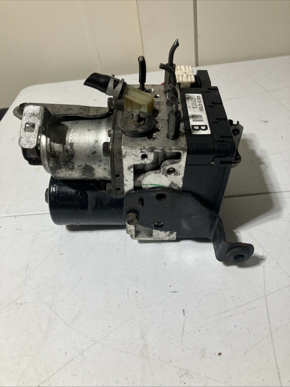 2004-2009 Toyota Prius Hybrid ABS Pump With Module Assembly Genuine OEM ABS2 2004-2009 Toyota Prius Hybrid ABS Pump With Module Assembly Genuine OEM ABS2