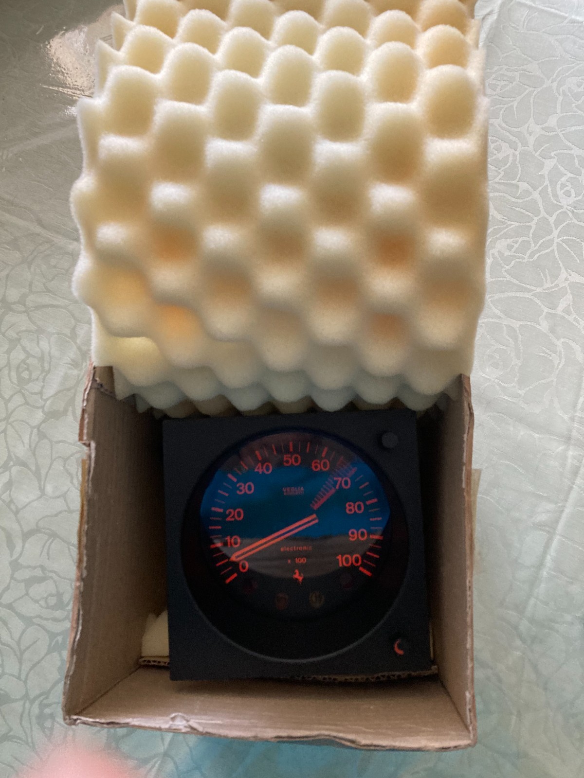 FERRARI 512 BOXER ORIGINAL GAUGE REV COUNTER RPM NEW NEVER USED IN THE BOX OEM FERRARI 512 BOXER ORIGINAL GAUGE REV COUNTER RPM NEW NEVER USED IN THE BOX OEM