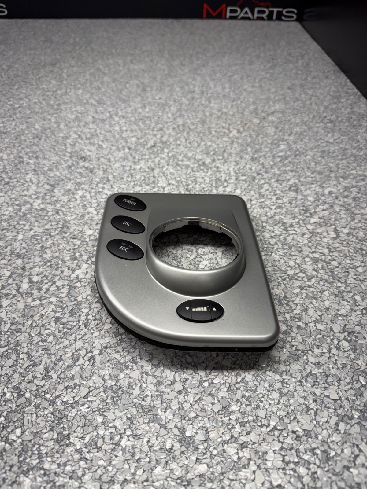 06-07 BMW M5 SMG Shifter Surround Shift Bezel OEM 7896937 06-07 BMW M5 SMG Shifter Surround Shift Bezel OEM 7896937