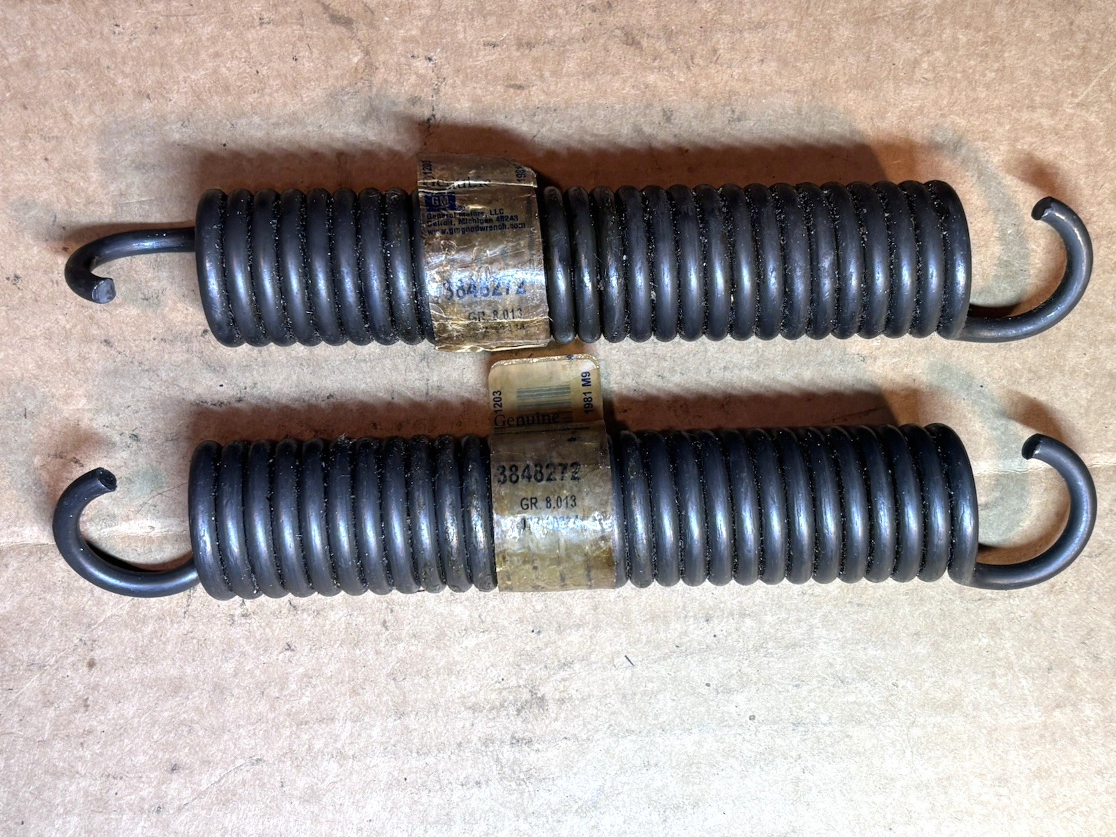 CAMARO 67-69, CHEVELLE MONTE IMPALA HOOD SPRINGS NOS GM 3848272 SET OF 2 1963-75
