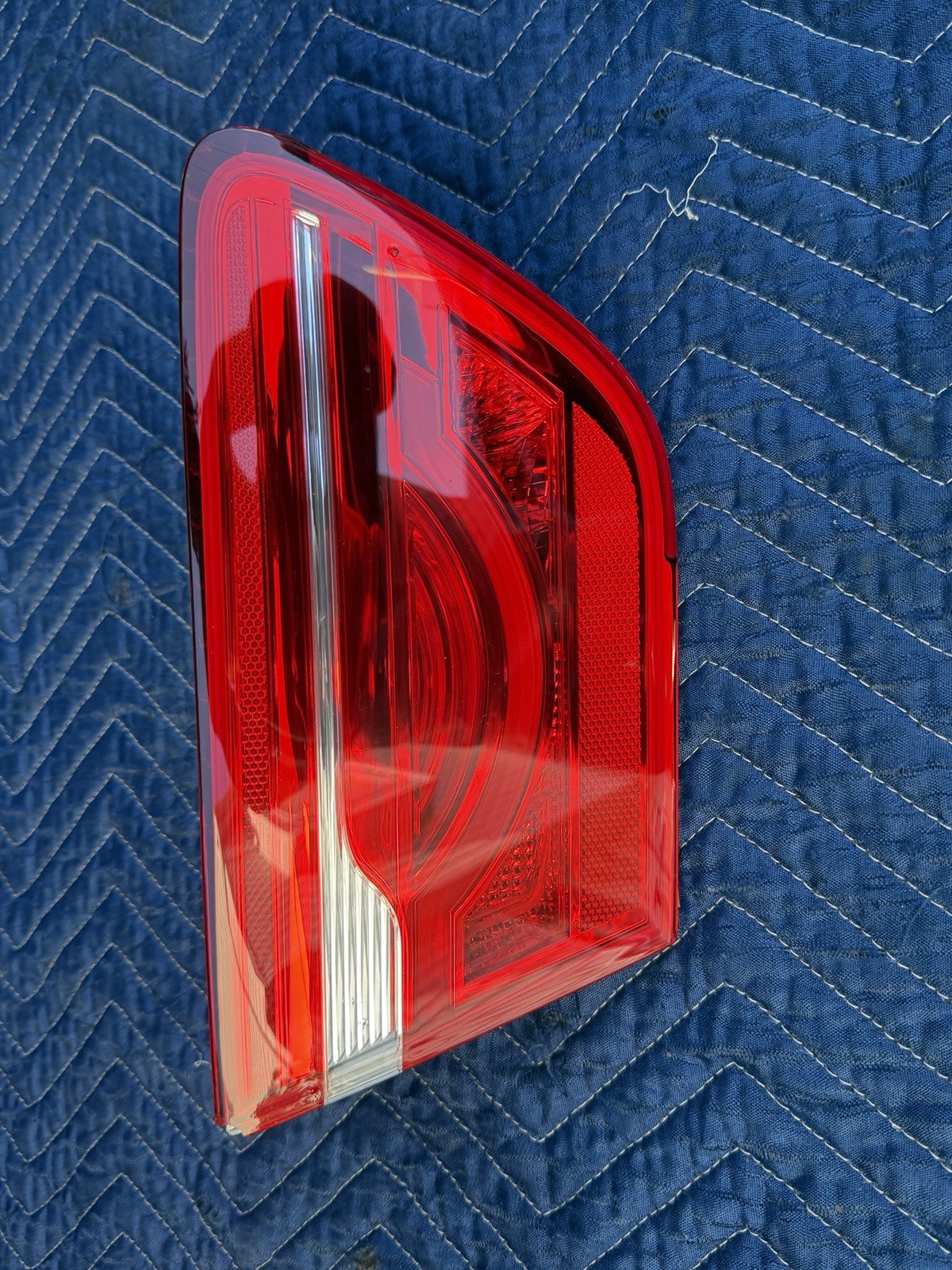 17-19 Jaguar XE Left Driver Side Taillight 17-19 Jaguar XE Left Driver Side Taillight