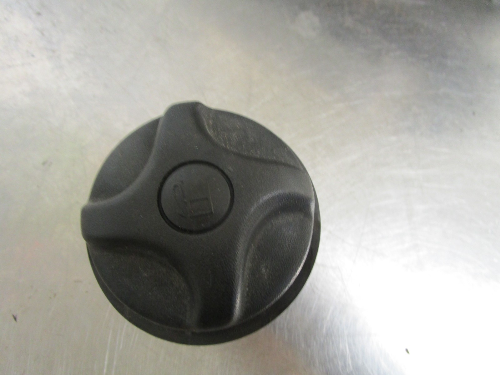 98 POLARIS SLTX 1050 FUEL GAS CAP W/ FILLER NECK INLET 2520148 5432639