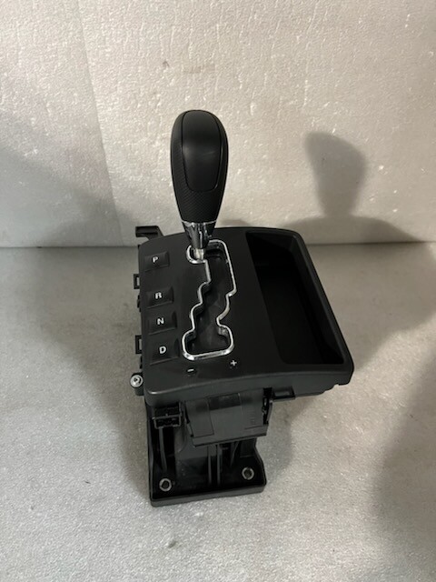 NEW 2005-2007 Jeep Grand Cherokee Transmission Floor Shifter 52124137 NEW 2005-2007 Jeep Grand Cherokee Transmission Floor Shifter 52124137