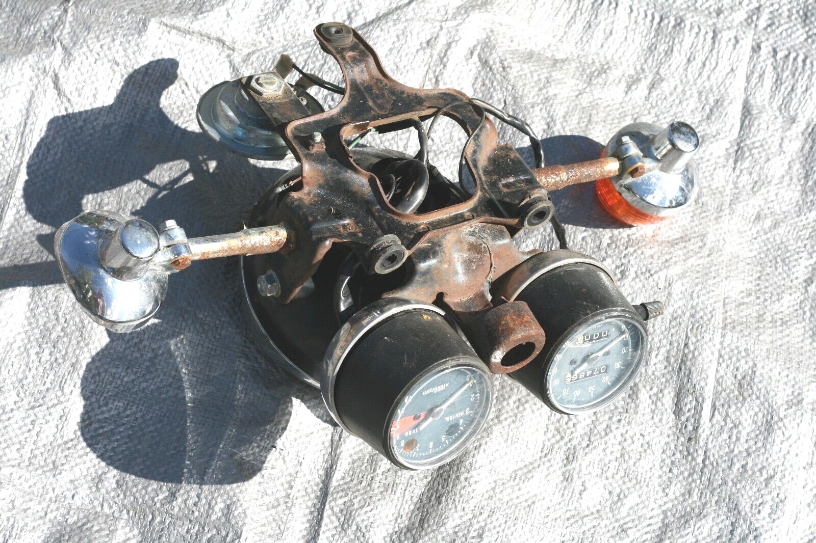 1976 HONDA CJ-306T OEM HEADLIGHT W/SPEEDOMETER ETC.../