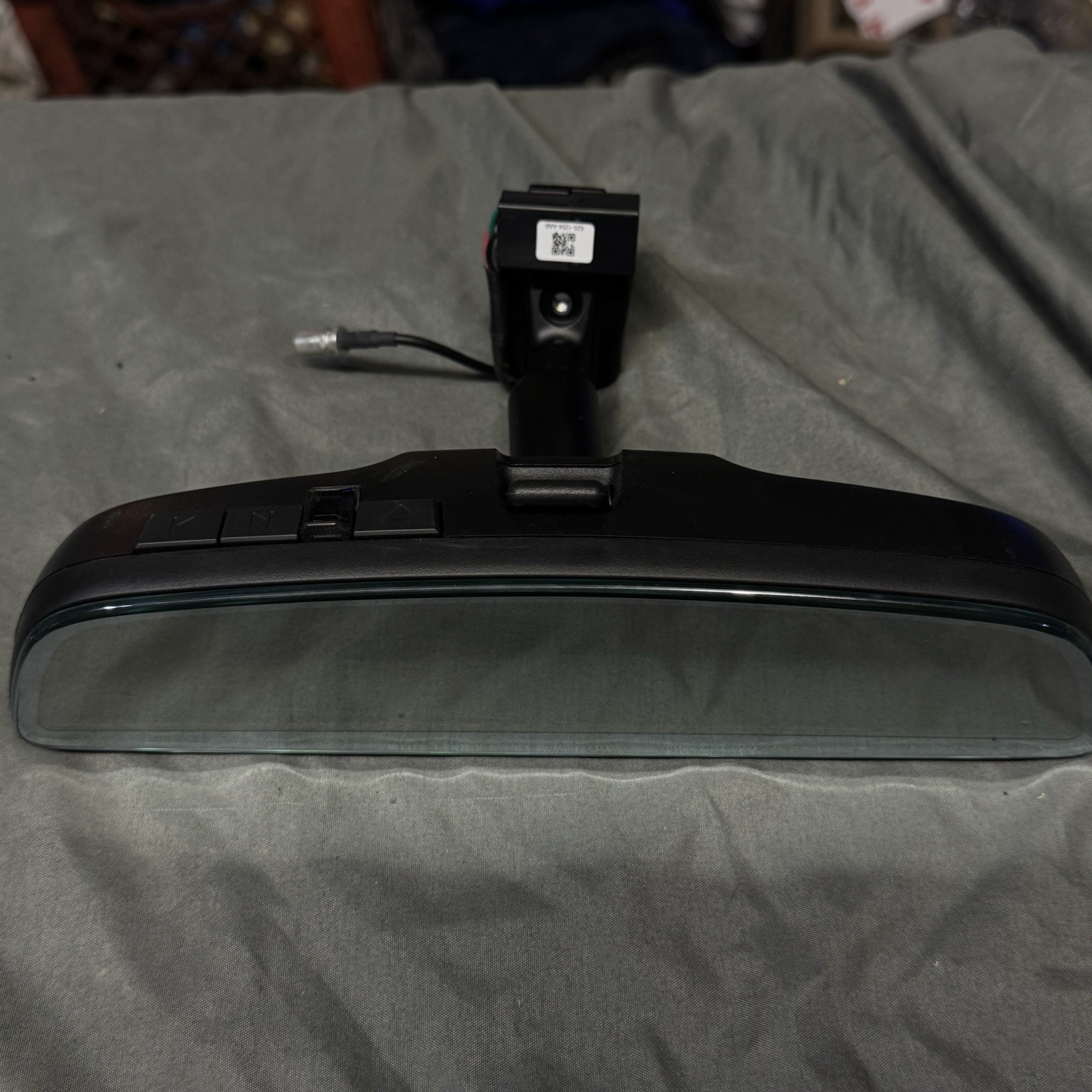 2019-2025 Chevy Silverado 1500 Pickup Rear View Mirror w/Full Video Display 2019-2025 Chevy Silverado 1500 Pickup Rear View Mirror w/Full Video Display