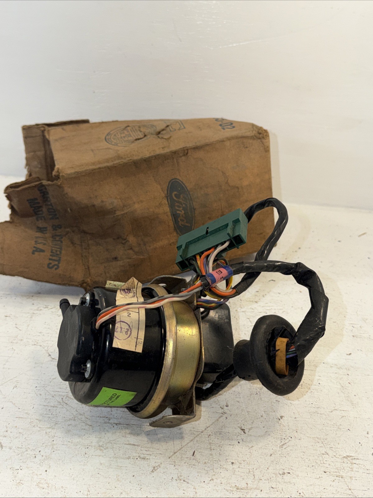 Nos D0AA-9C735-A 1970 71 72 FORD GALAXIE LTD NOS SPEED CONTROL SERVO ASSEMBLY Nos D0AA-9C735-A 1970 71 72 FORD GALAXIE LTD NOS SPEED CONTROL SERVO ASSEMBLY