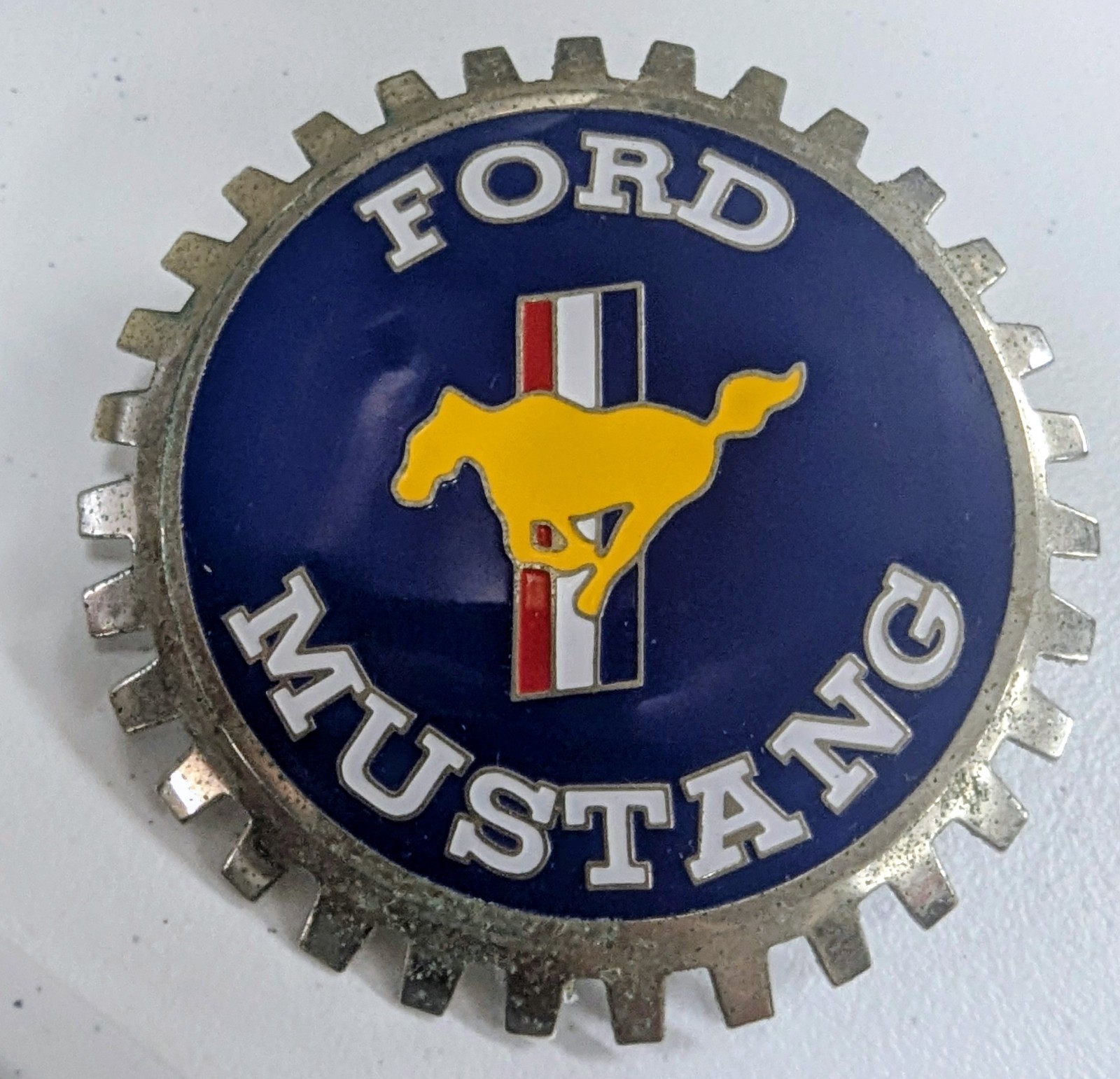 Vintage Ford Mustang Grille badge used 3.5\