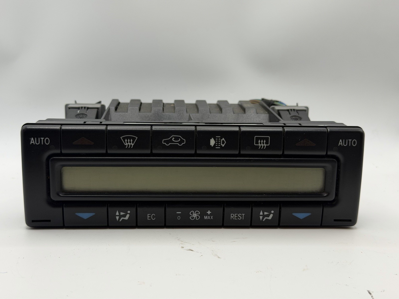 96-99 MERCEDES W140 AC HEATER CLIMATE TEMPERATURE CONTROL MODULE A2108300585 OEM 96-99 MERCEDES W140 AC HEATER CLIMATE TEMPERATURE CONTROL MODULE A2108300585 OEM