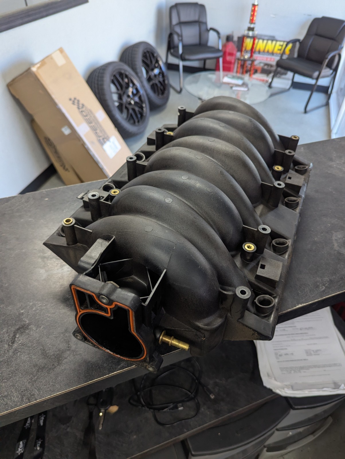 Oem LS1 Intake Manifold 12560688. Oem LS1 Intake Manifold 12560688.