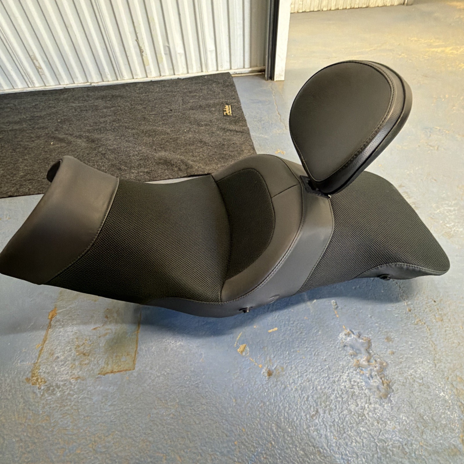 AIRHAWK Air Adjustable BMW K1600B Seat Like New Used Condition