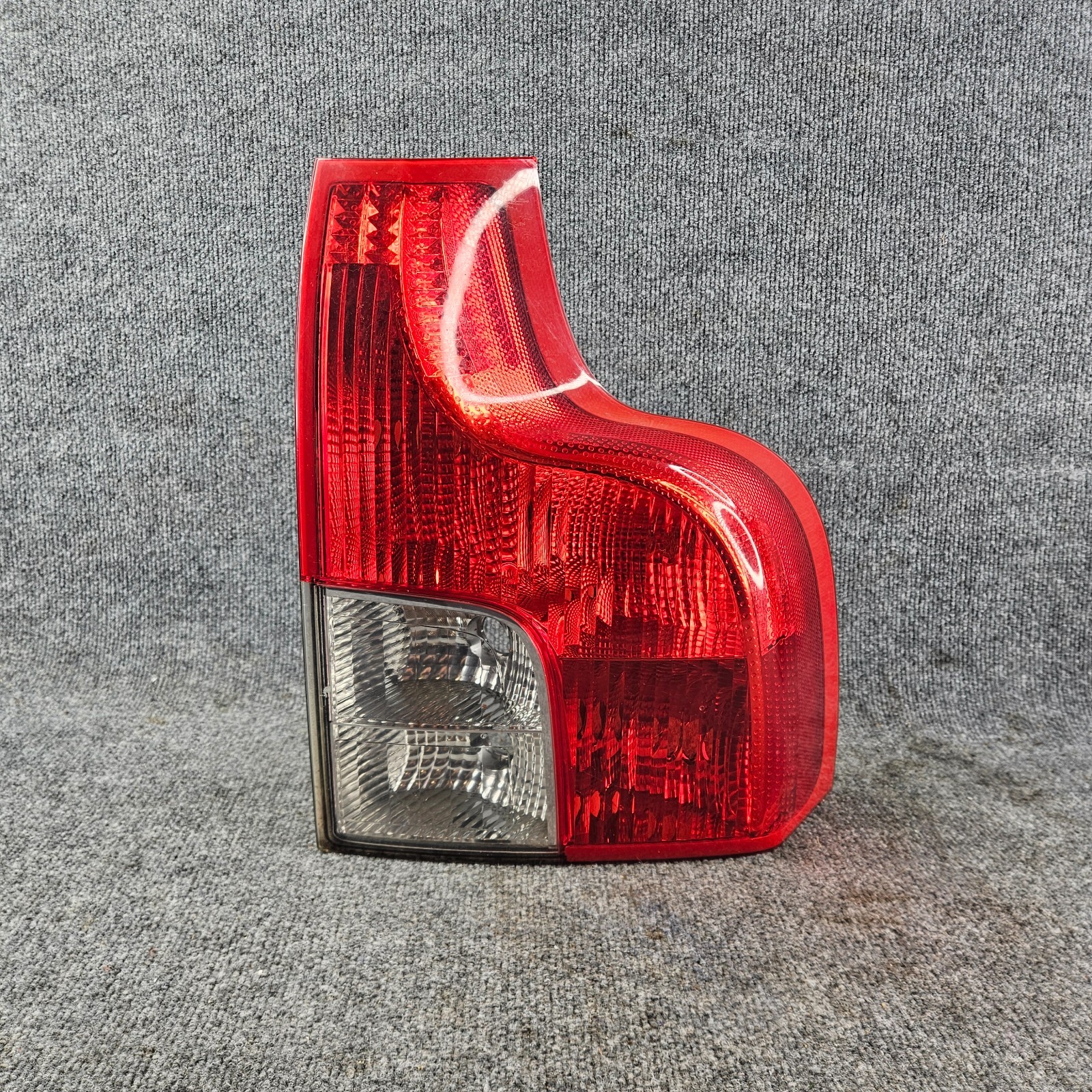 2007-2012 Volvo XC90 Tail light Assembly Right Passneger Side Genuine OEM 1 2007-2012 Volvo XC90 Tail light Assembly Right Passneger Side Genuine OEM 1