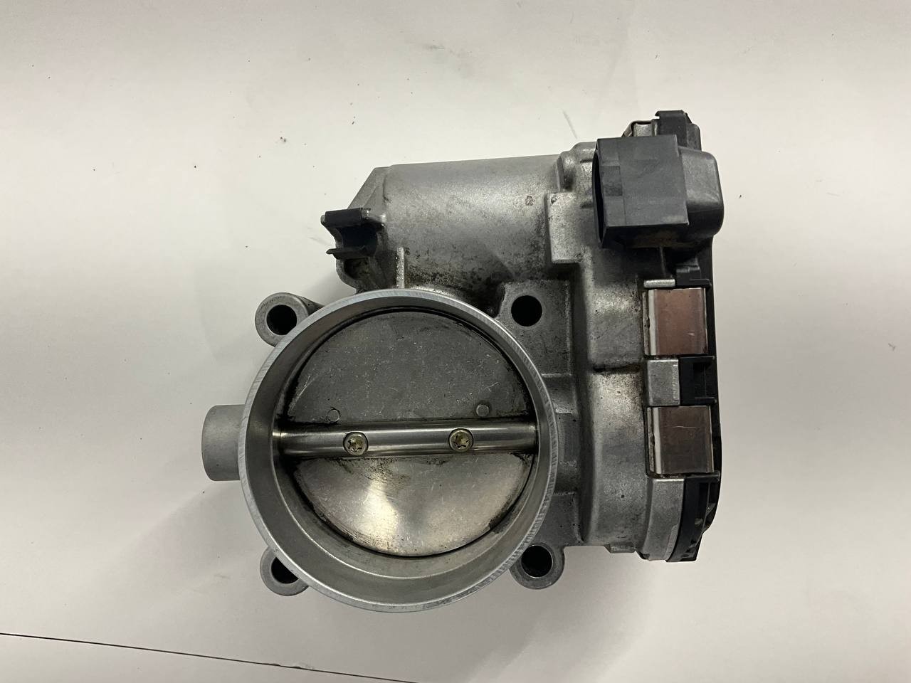00-04 Porsche Boxster 986 2.7 / 3.2 Throttle Body 98660511501 Bosch OEM