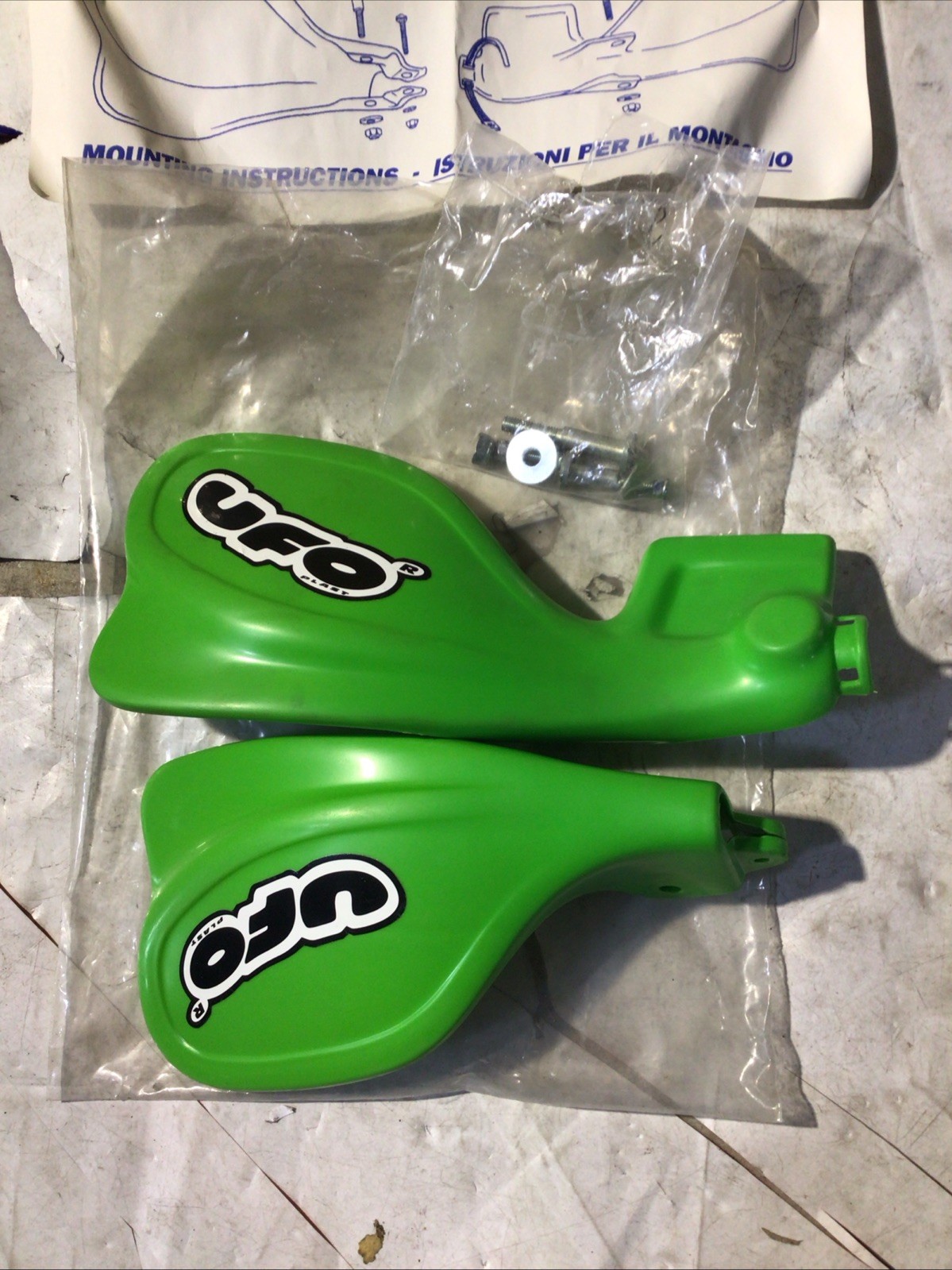 NOS UFO Racing Plastic Hand guards Green For Kawasaki KX NOS UFO Racing Plastic Hand guards Green For Kawasaki KX