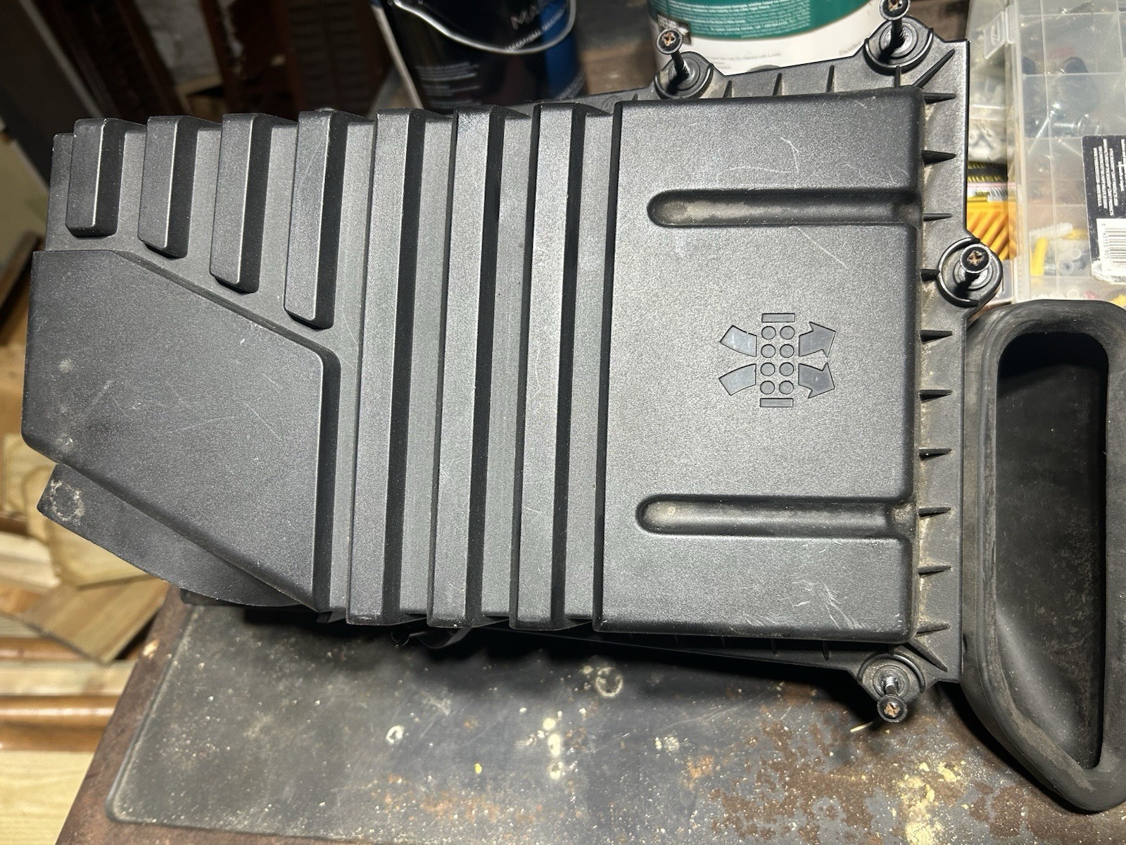 2008 2009 Audi TT VR6 3.2L Airbox Intake With Connector OEM Genuine 2008 2009 Audi TT VR6 3.2L Airbox Intake With Connector OEM Genuine