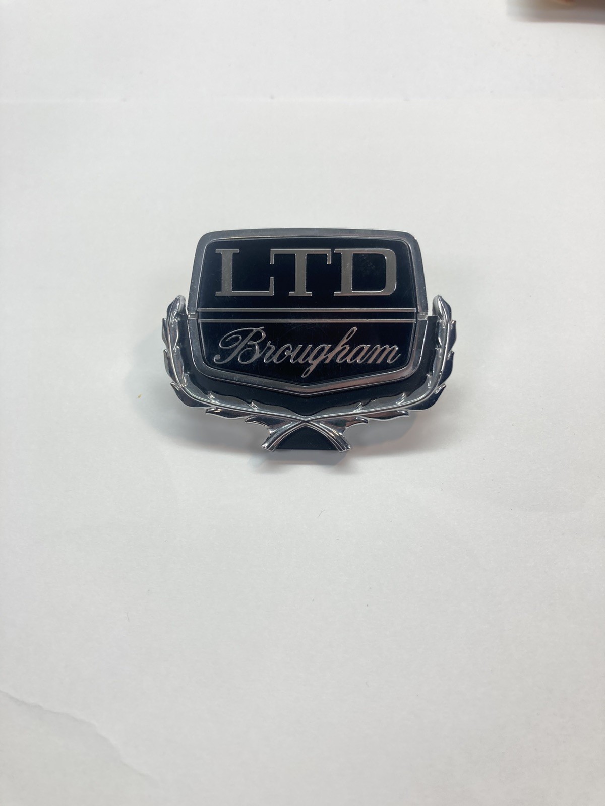 NOS 1975 76 77 78 FORD LTD BROUGHAM ROOF EMBLEM ORNAMENT D5AZ-53517A20-C