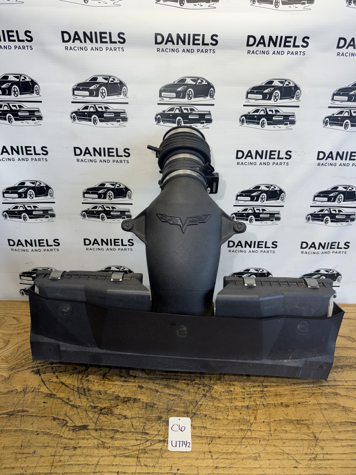05-07 Corvette C6 Oem Air Intake Ls2 Complete Air Box Filters NICE CLMPLETE 05-07 Corvette C6 Oem Air Intake Ls2 Complete Air Box Filters NICE CLMPLETE
