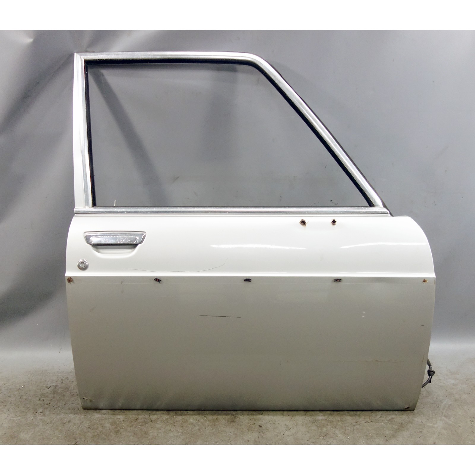 Damaged 1969-1976 BMW E3 3.0S Bavaria Right Front Door Shell Polaris Silver OEM
