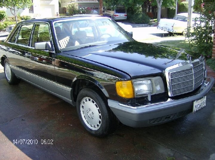 VGC MERCEDES W126 CLEAN GRILL & CHROME SURROUND ALL W126 SEDANS