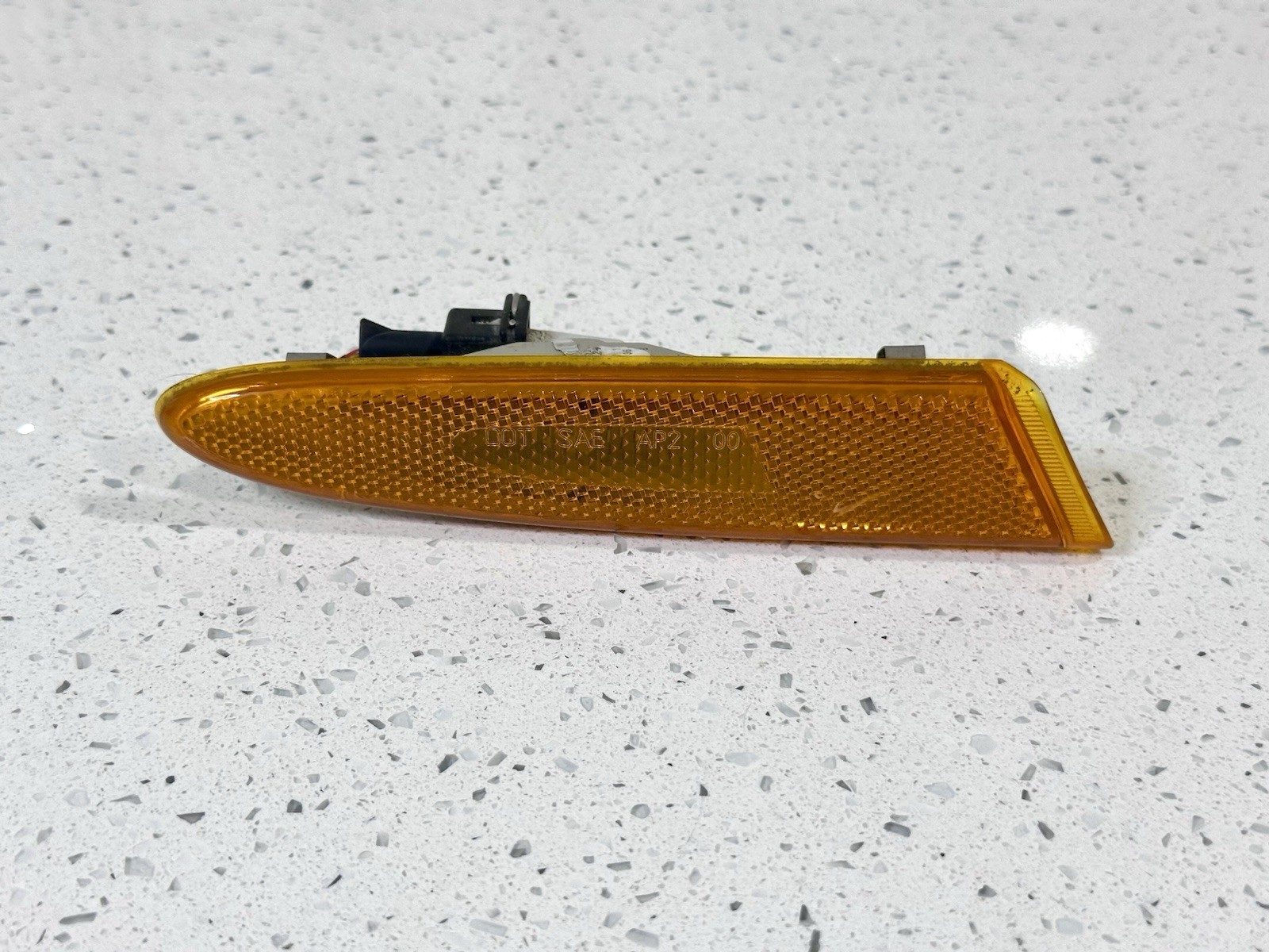 04-07 JAGUAR XJ8 XJR VANDEN PLAS FRONT RIGHT SIDE MARKER LIGHT RH OEM PASSENGER 04-07 JAGUAR XJ8 XJR VANDEN PLAS FRONT RIGHT SIDE MARKER LIGHT RH OEM PASSENGER