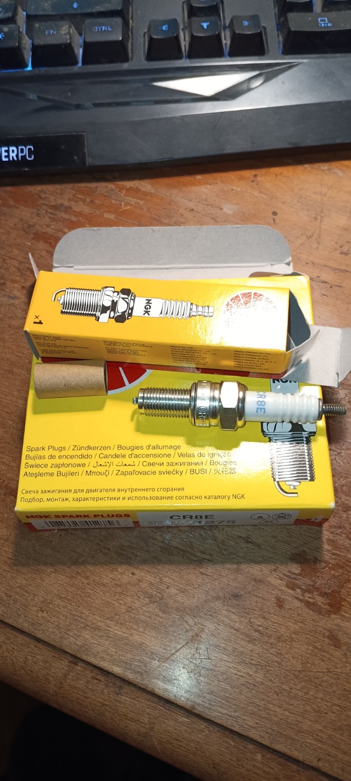 NGK Spark Plug 4 Pack CR8E 1275 NGK Spark Plug 4 Pack CR8E 1275