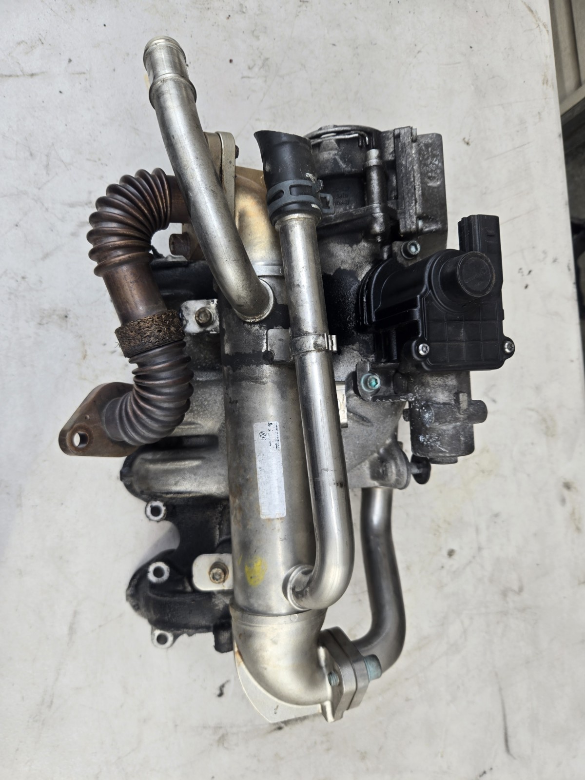 04-05 Volkswagen TDI BHW 2.0L PD130 Intake Manifold Passat 04-05 Volkswagen TDI BHW 2.0L PD130 Intake Manifold Passat