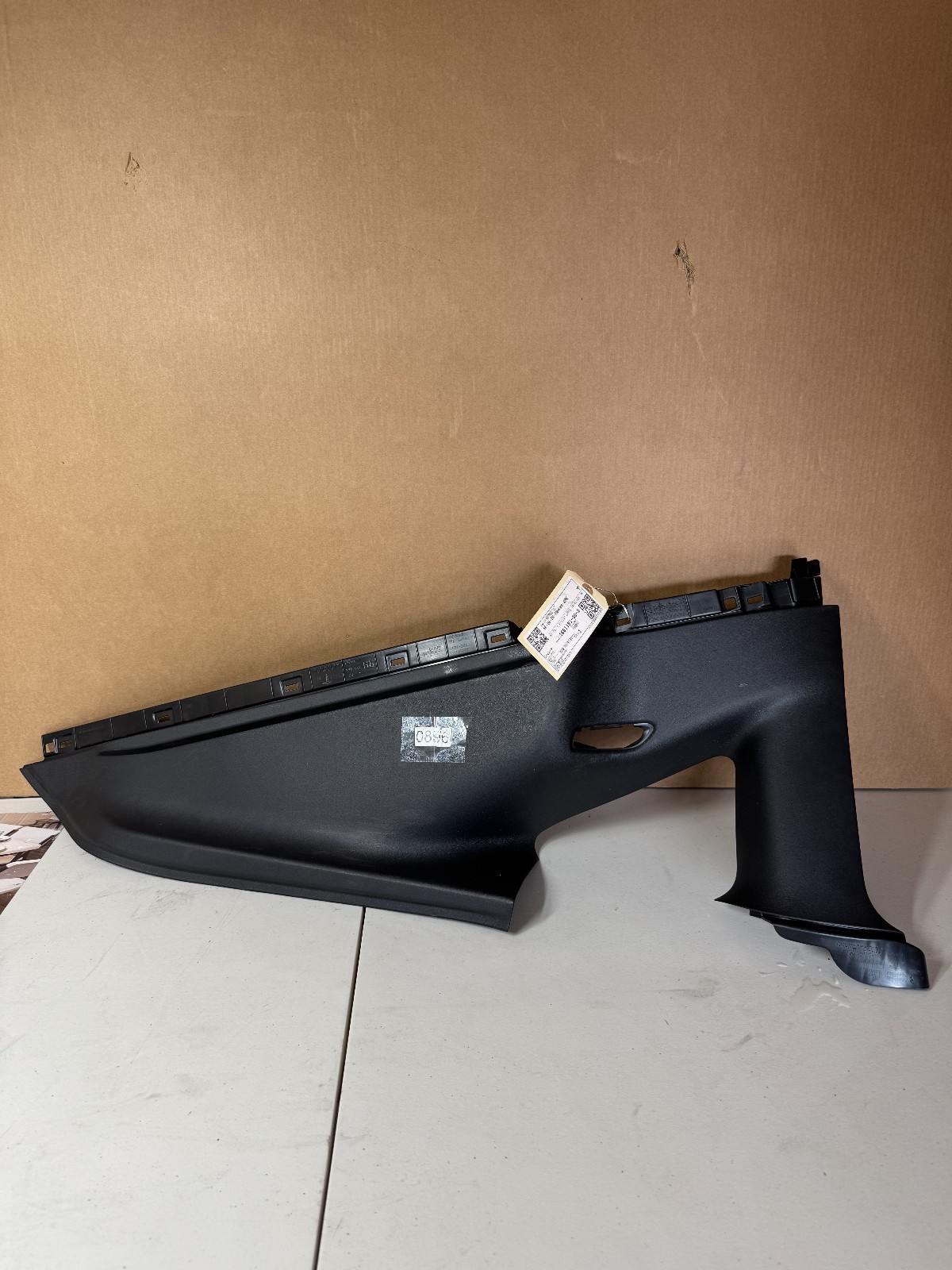 2020-2024 Tesla Model Y C-Pillar Upper Trim RH OEM 1661181-00-D