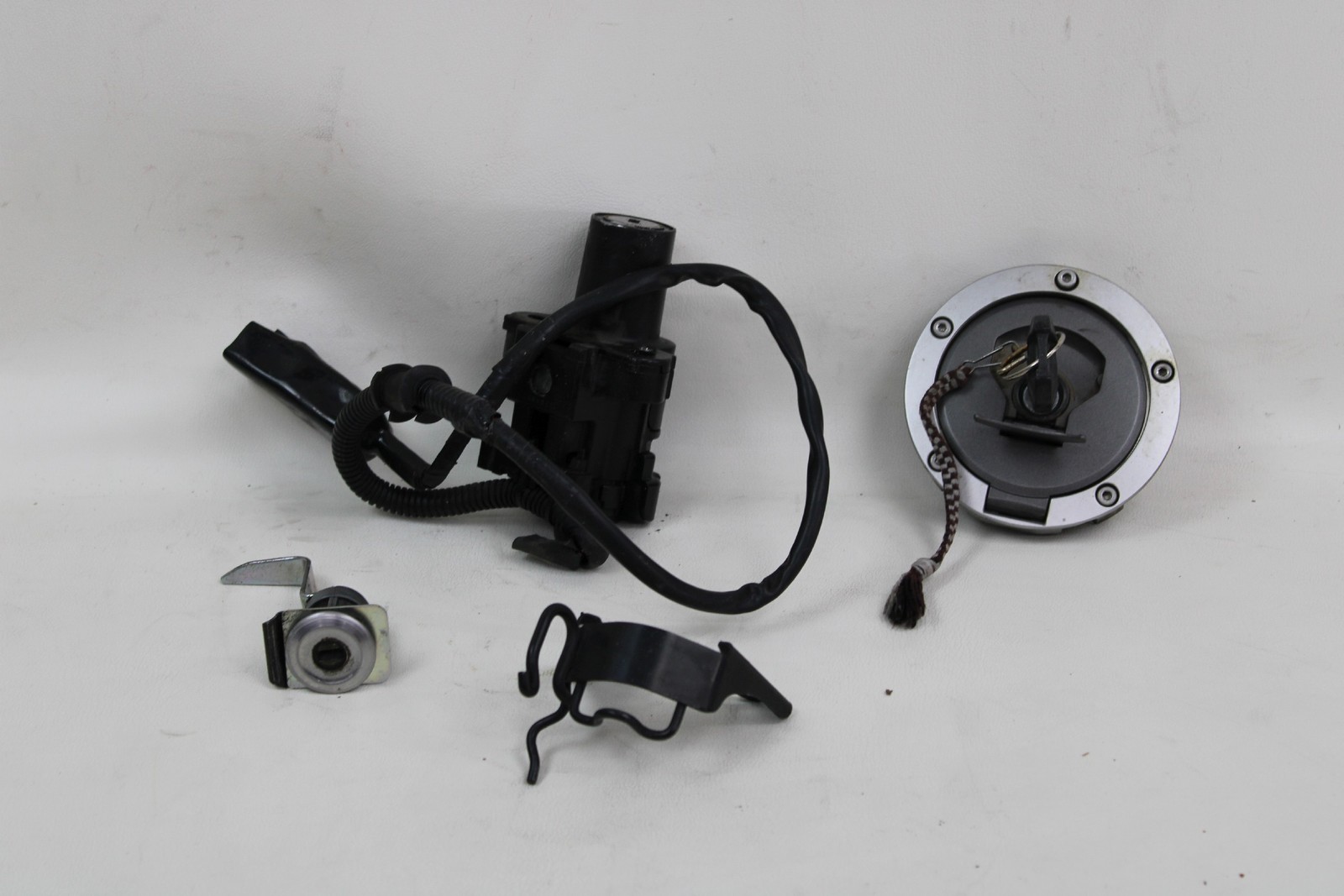 Honda VFR800 VFR 800 14-21 Interceptor OEM Ignition Set Fuel Gas Cap Lock Key