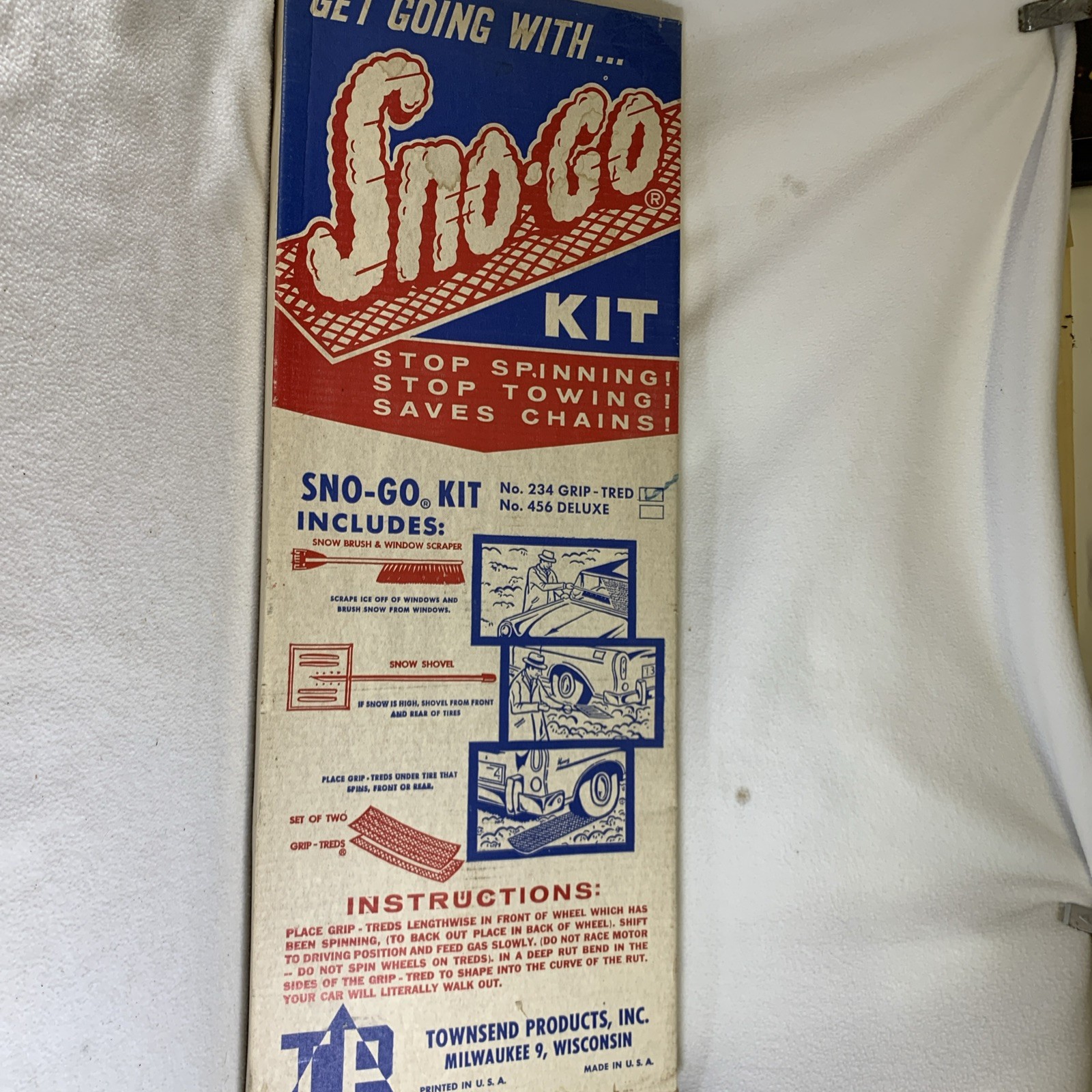 Vintage 1950’s Sno-Go Winter Automotive Snow Accessory Kit Grip Tred Brush NOS Vintage 1950’s Sno-Go Winter Automotive Snow Accessory Kit Grip Tred Brush NOS