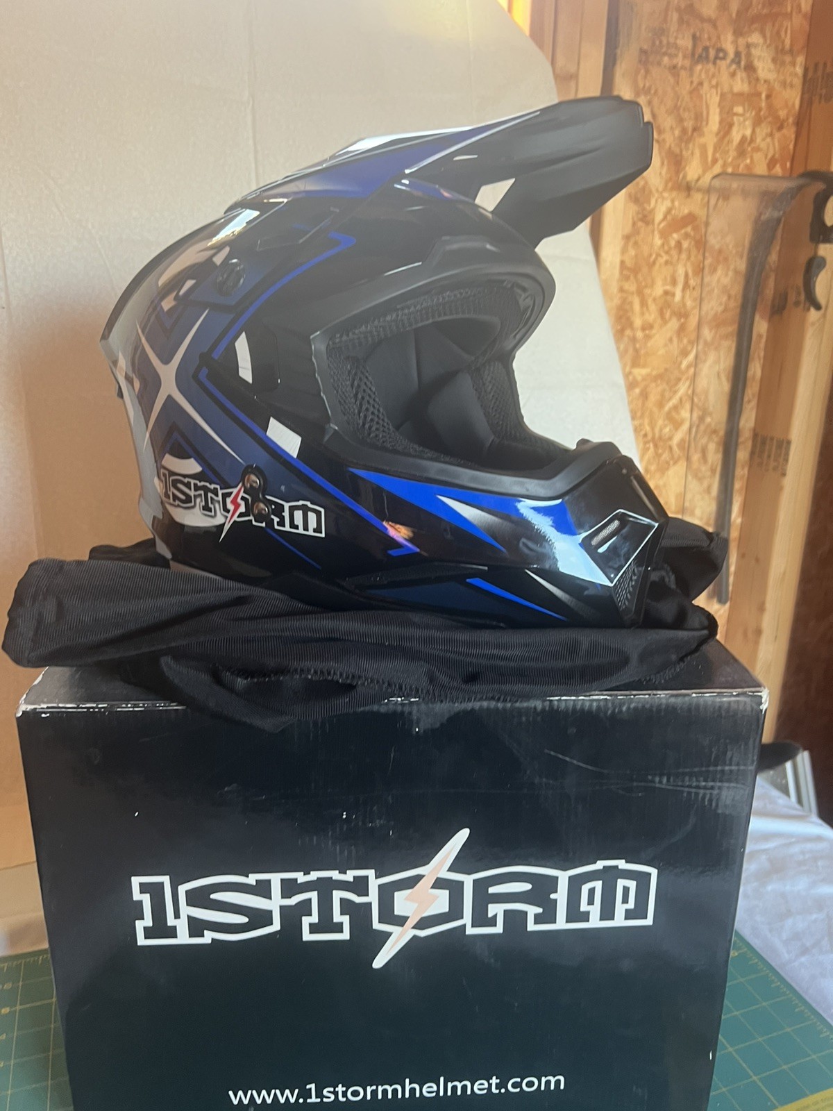 1Storm DOT Adult Motocross Helmet blue XL model HF801 new open box very light 1Storm DOT Adult Motocross Helmet blue XL model HF801 new open box very light