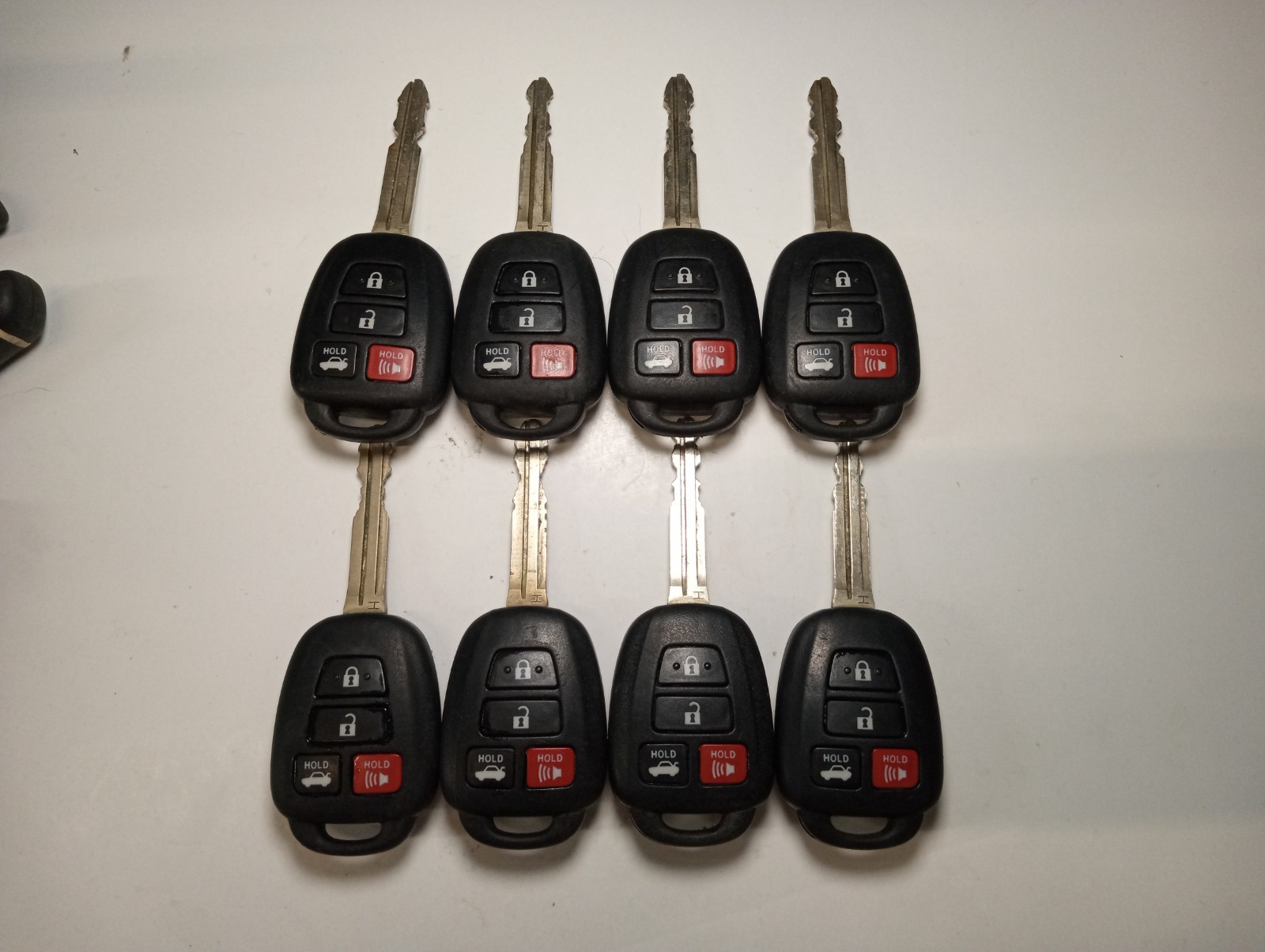 LOT OF 8 OEM TOYOTA REMOTE HEAD KEYS FOB REMOTES H-CHIP 4 BUTTONS