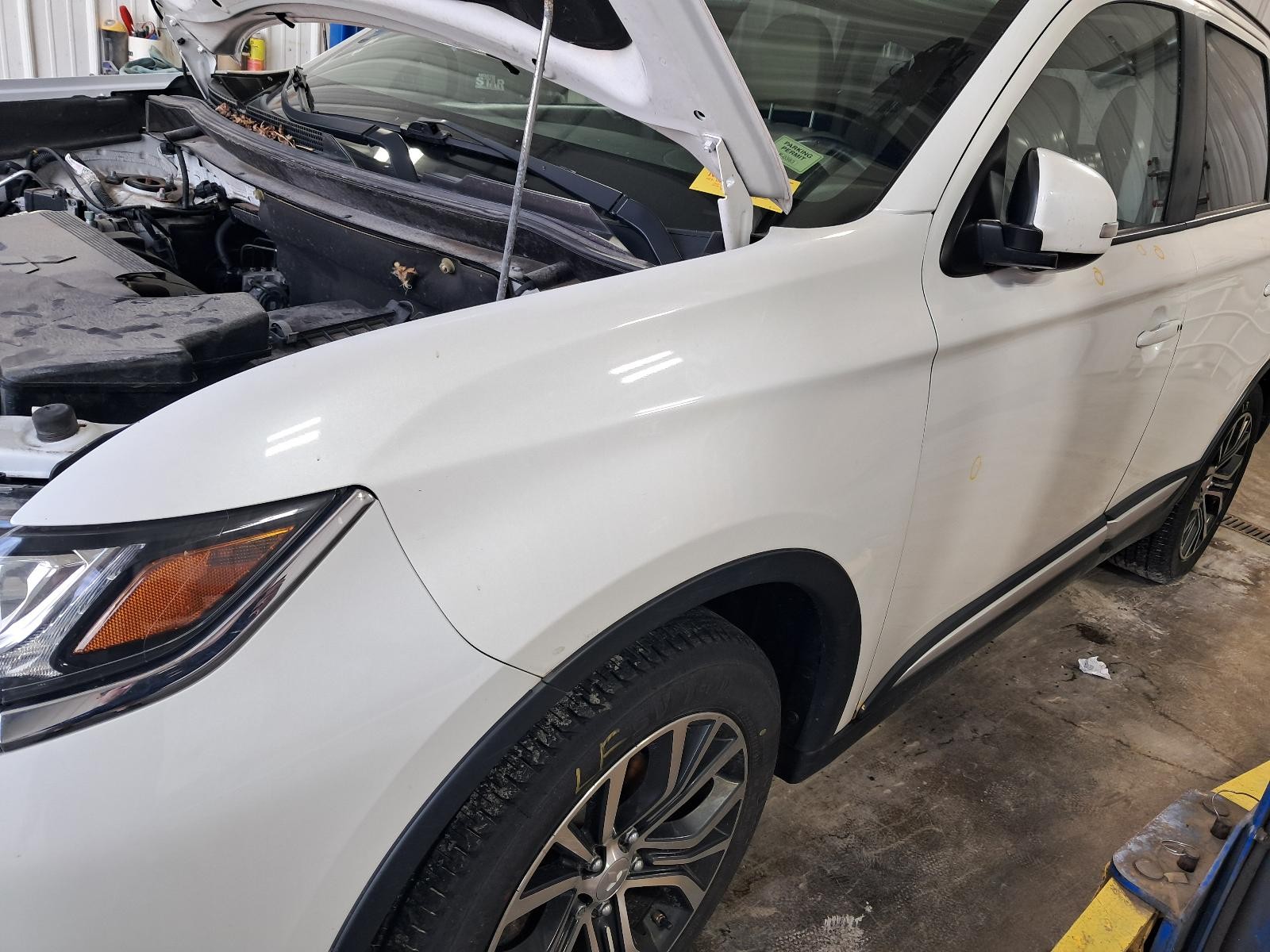 Used Hood fits: 2016 Mitsubishi Outlander  Grade B