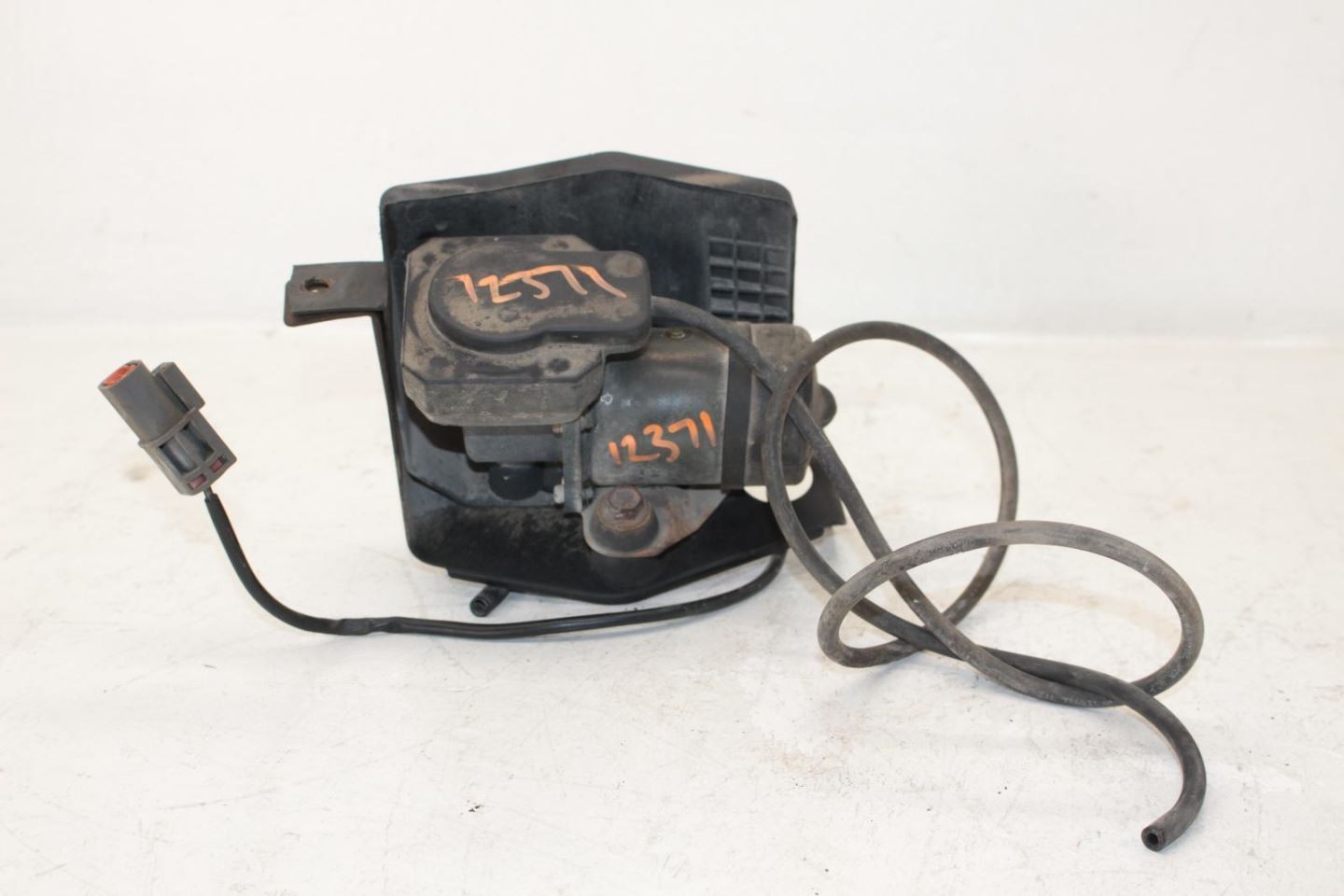 84-86 Nissan 300ZX Z31 Turbo ASCD Vacuum Pump