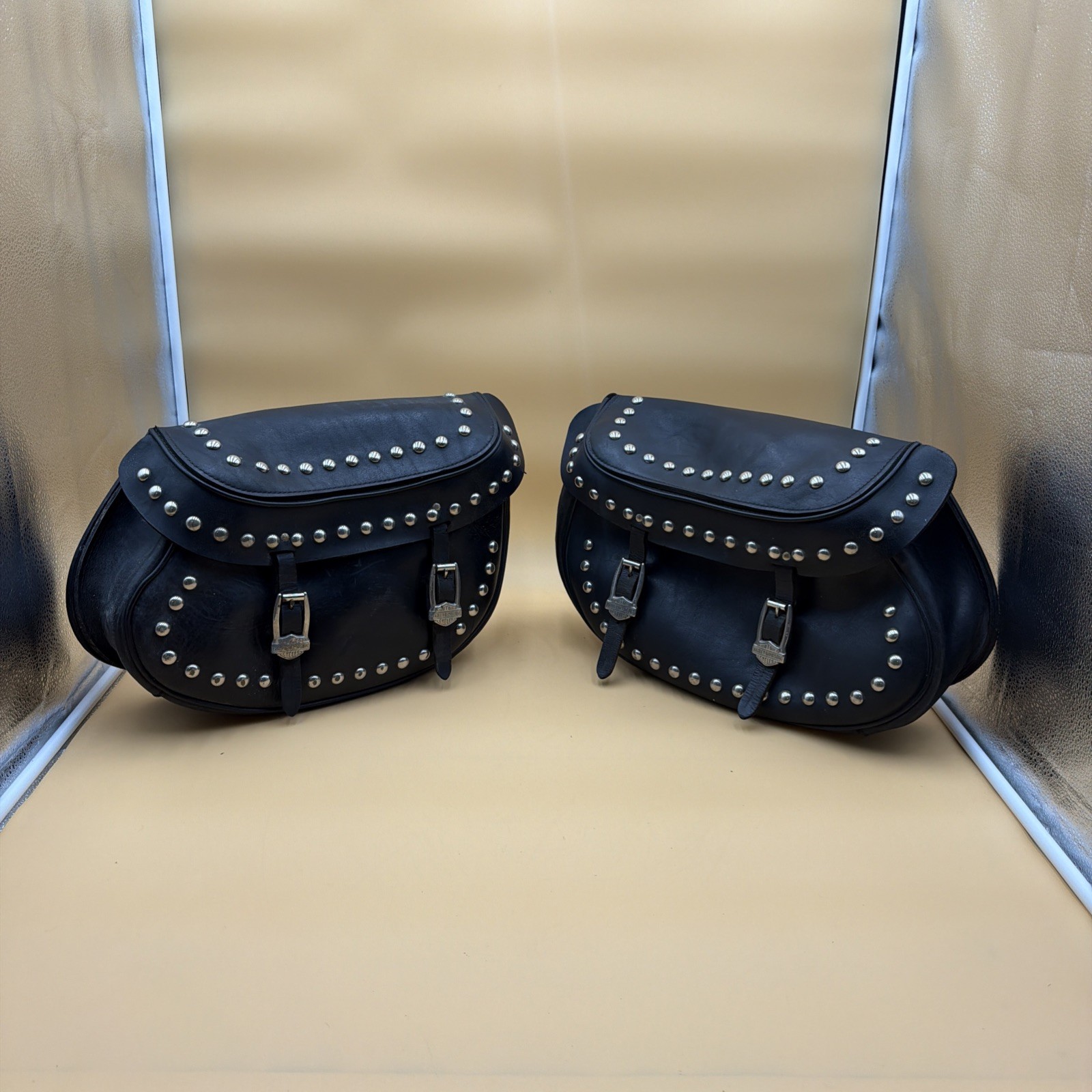 Vintage Harley Davidson Heritage OEM Studded Leather Saddle Bags Metal Clasp 80s Vintage Harley Davidson Heritage OEM Studded Leather Saddle Bags Metal Clasp 80s
