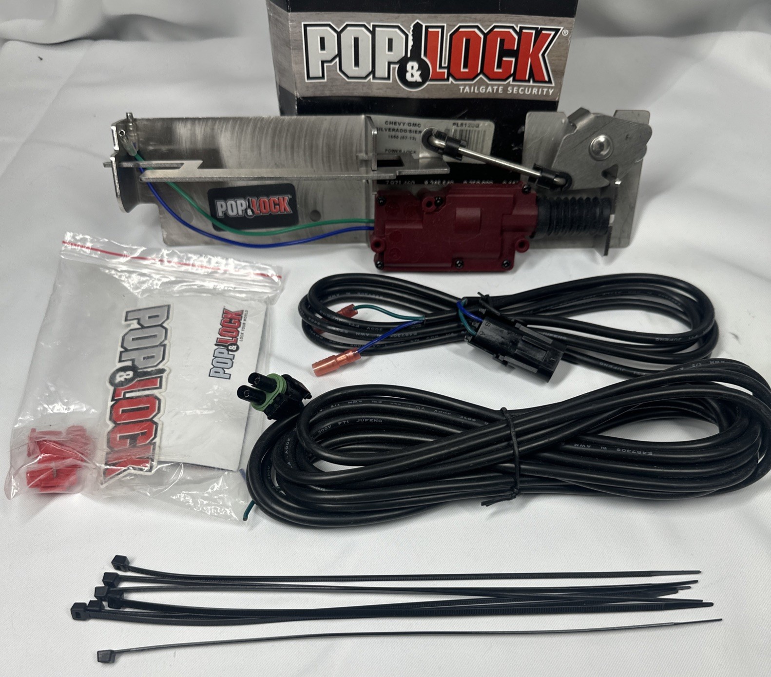 Pop and Lock Power Tailgate Lock Fits 2007-2013 Silverado / Sierra PL8120Q Pop and Lock Power Tailgate Lock Fits 2007-2013 Silverado / Sierra PL8120Q